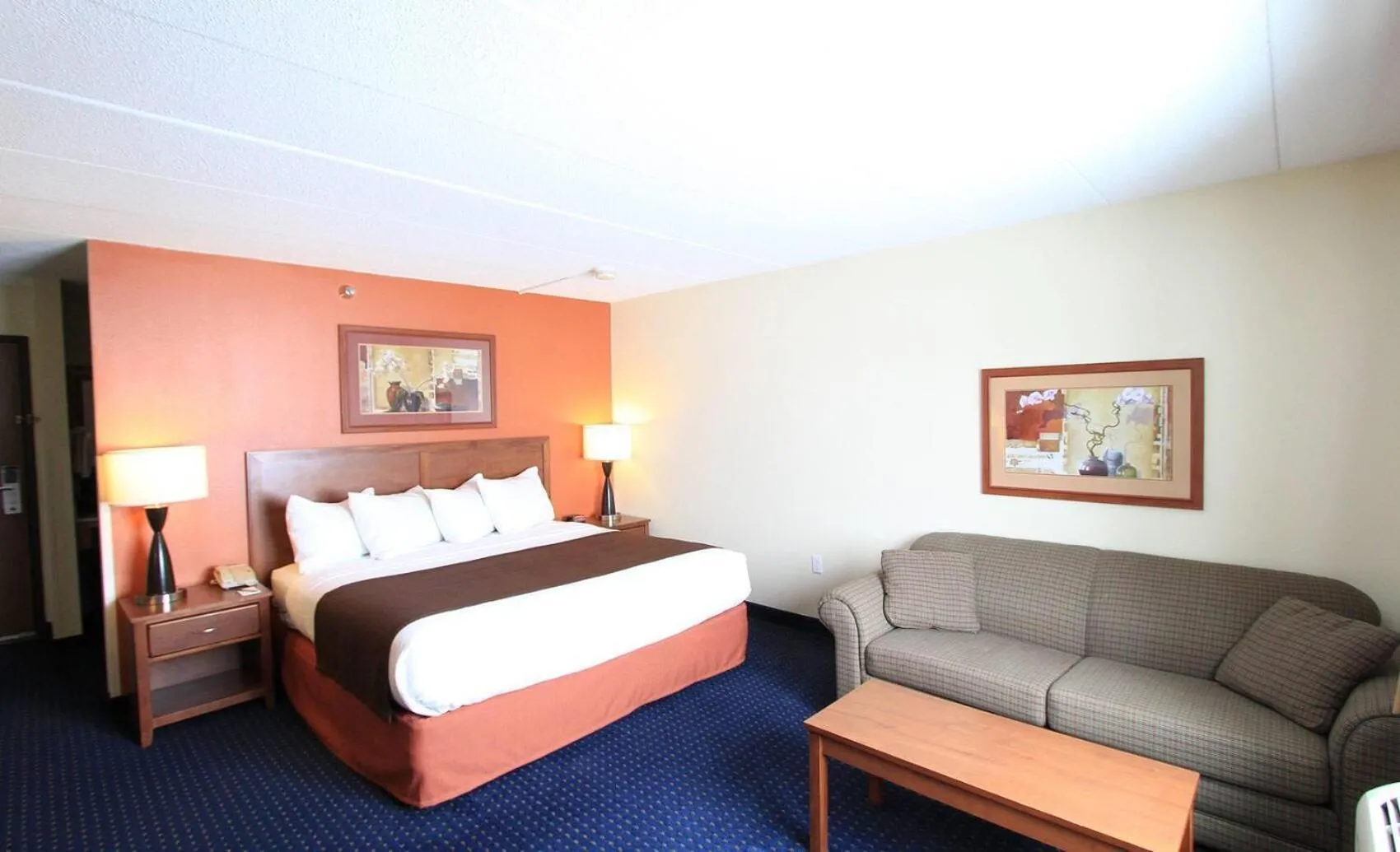 Photo of the whole room, Bed in AmericInn by Wyndham Cedar Rapids Airport