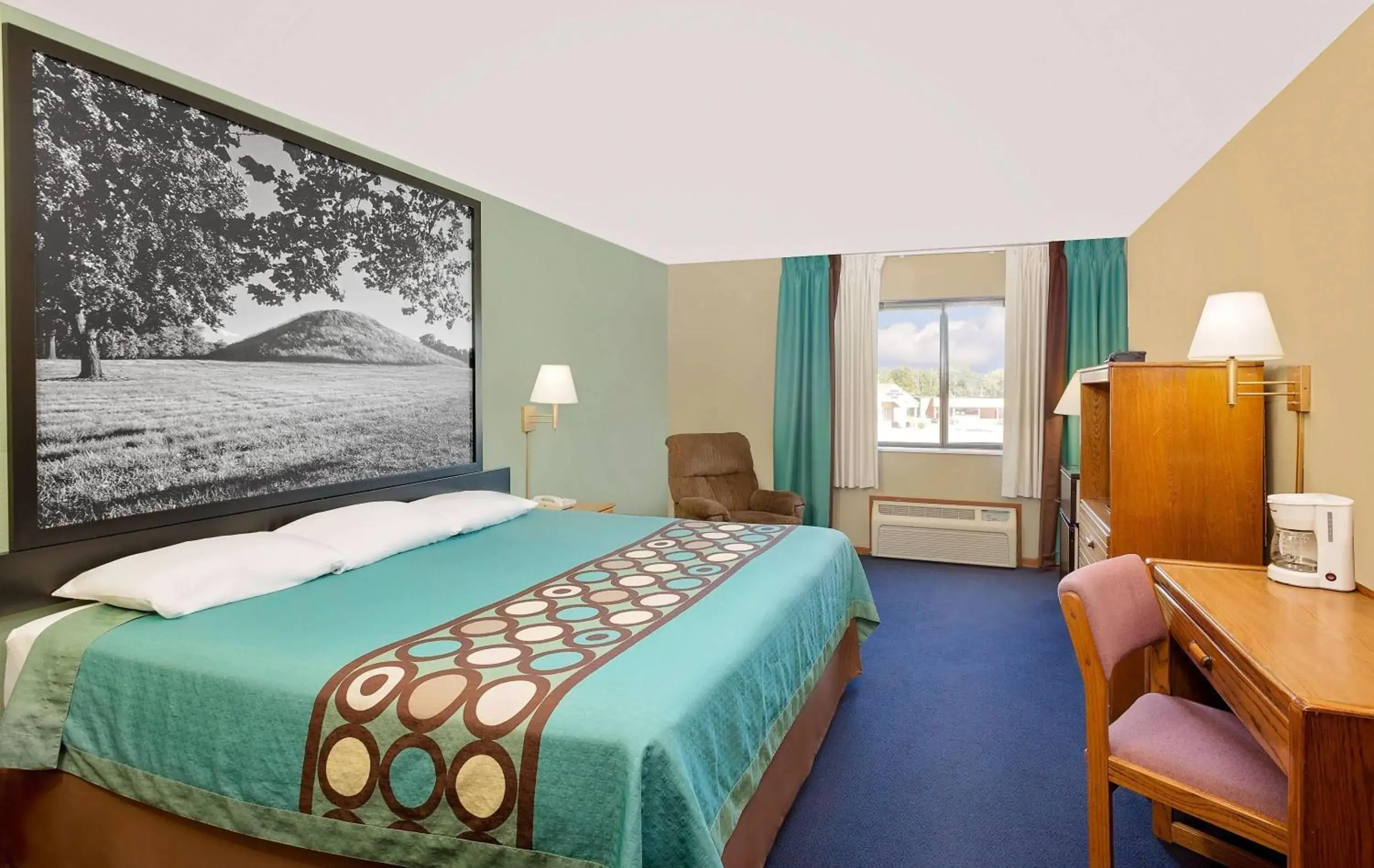 Photo of the whole room, Bed in Super 8 by Wyndham Macomb Photo of the whole room, Bed in Super 8 by Wyndham Macomb