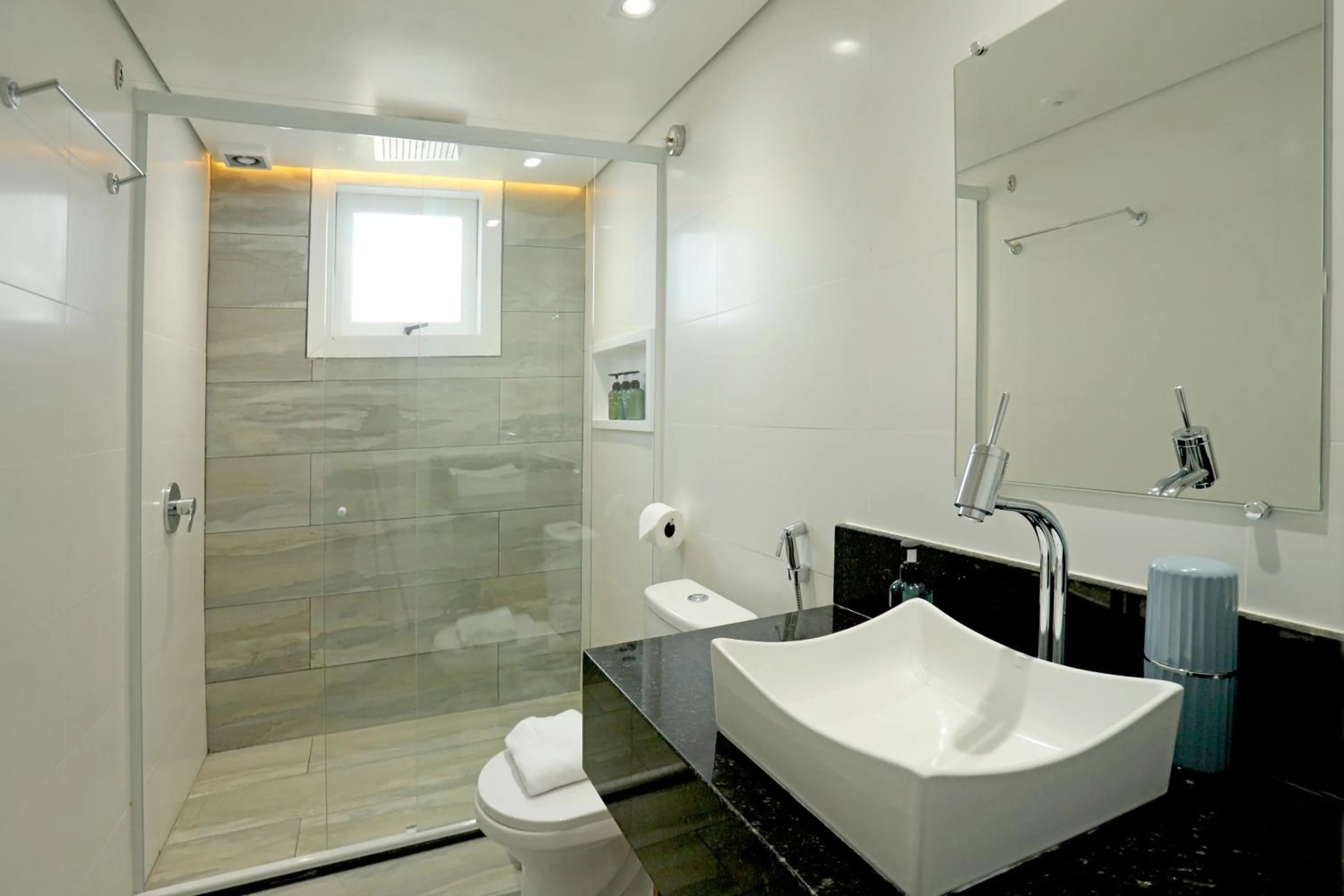 Toilet in Pousada Santorini