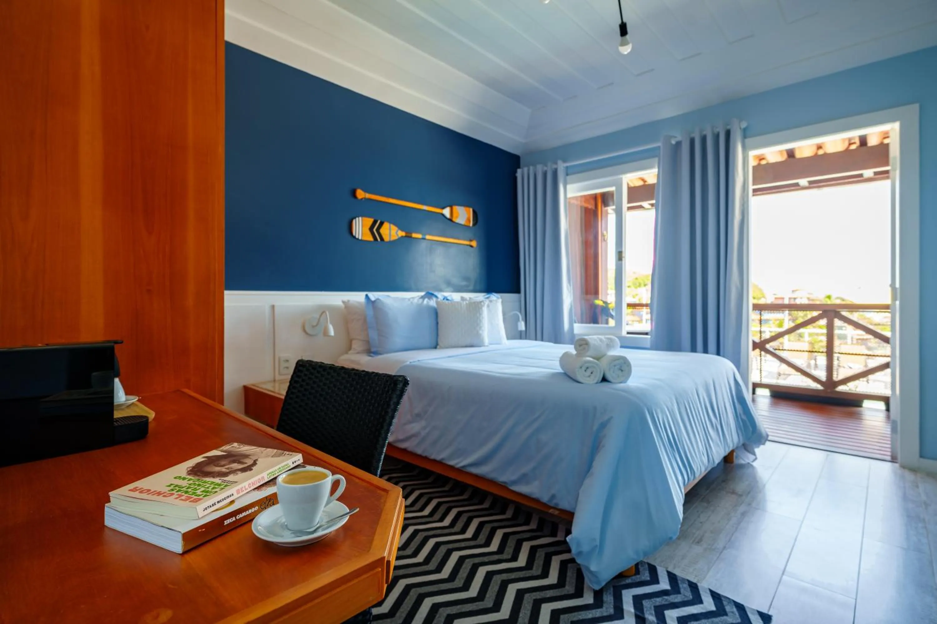 View (from property/room), Bed in Pousada Santorini