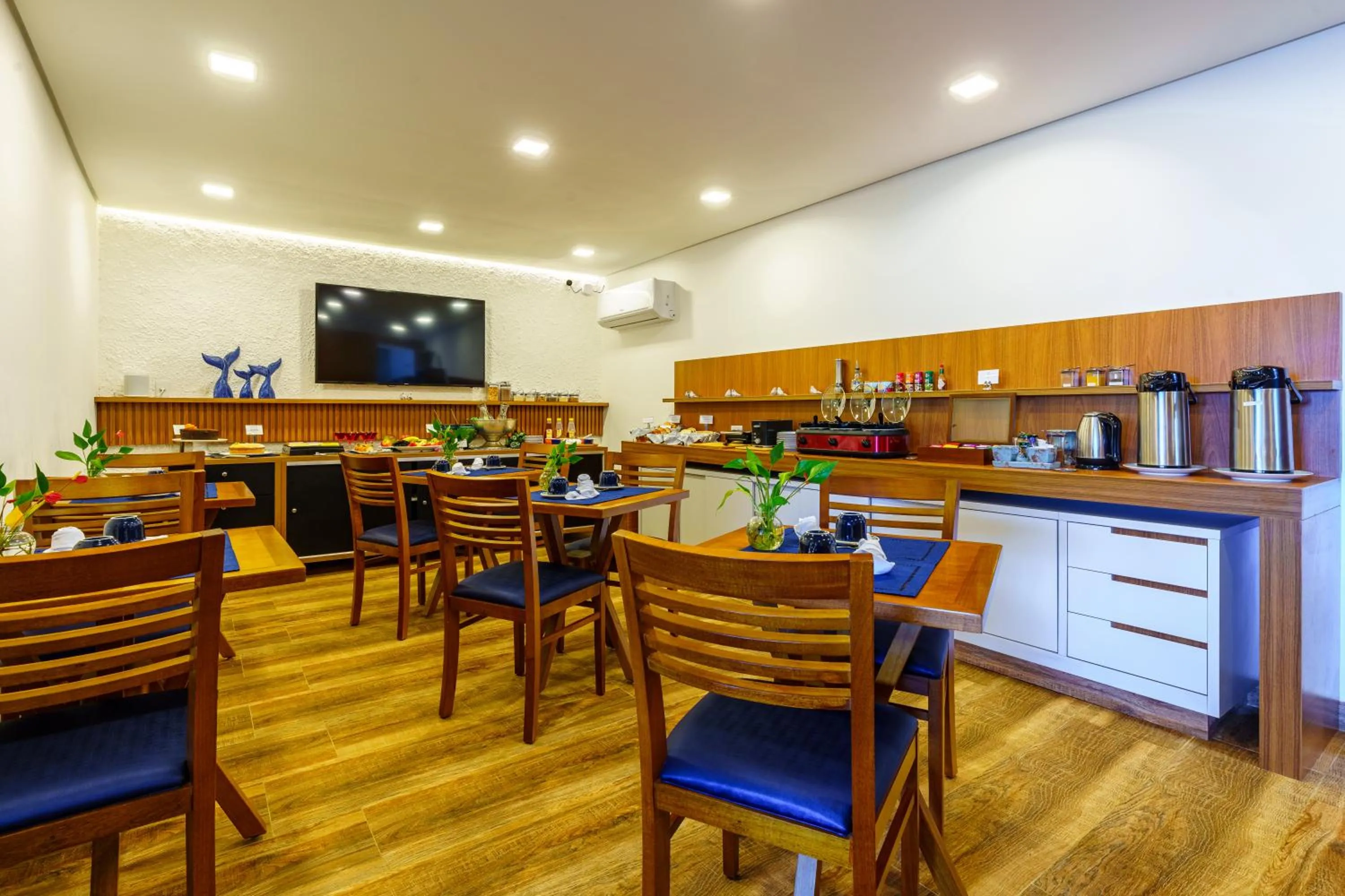 Restaurant/places to eat in Pousada Santorini