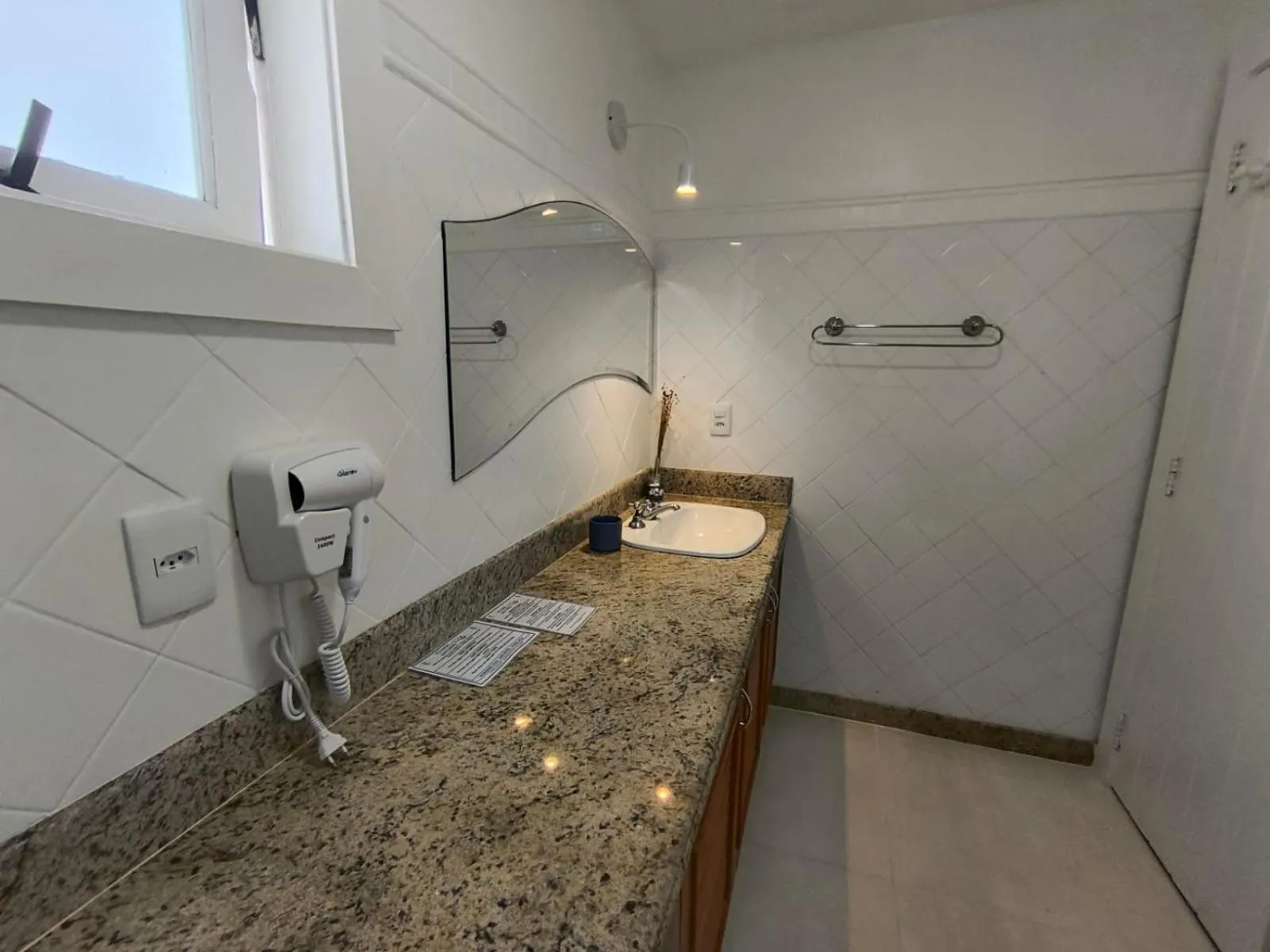 Bathroom in Pousada Santorini