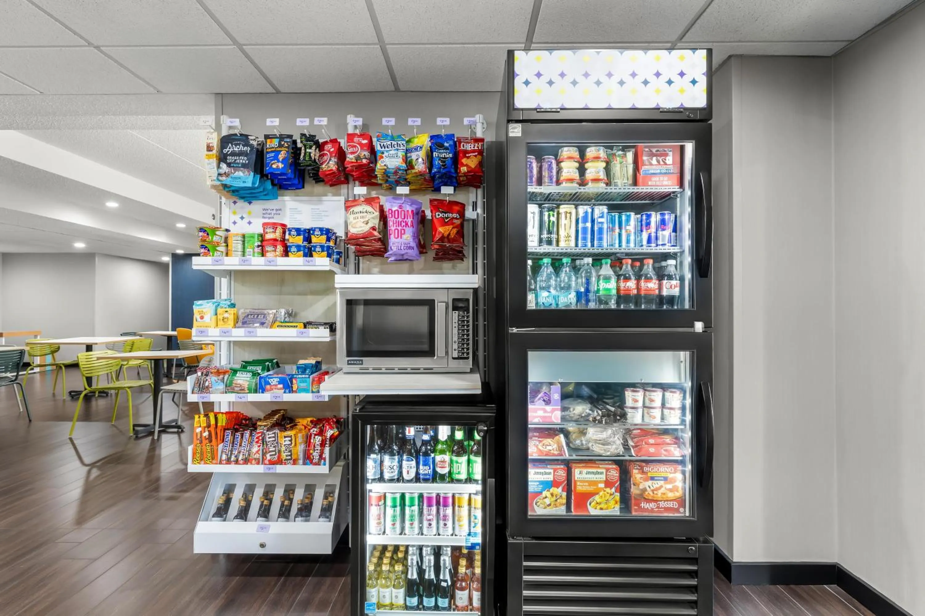 Restaurant/places to eat in Spark by Hilton Green Bay