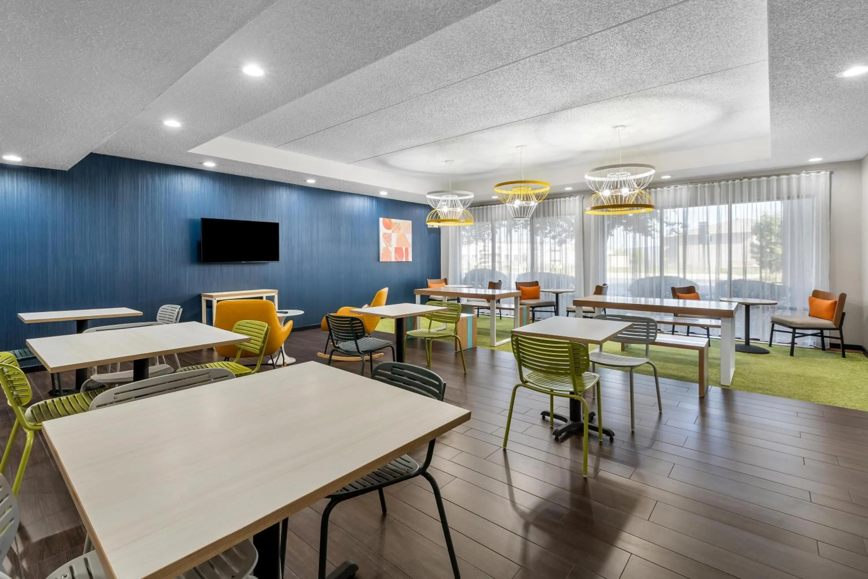 Breakfast in Spark by Hilton Green Bay