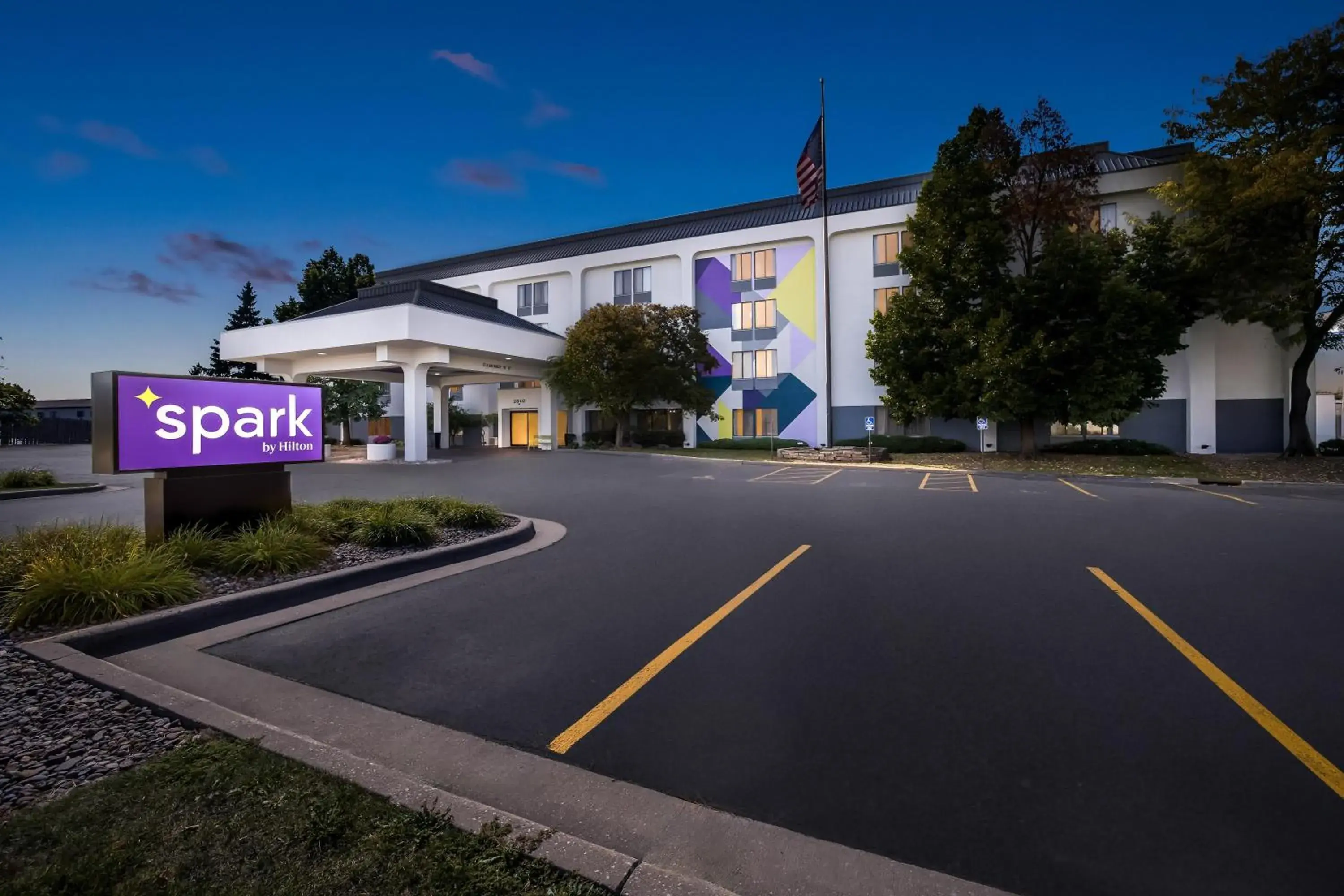 Property building in Spark by Hilton Green Bay Property building in Spark by Hilton Green Bay