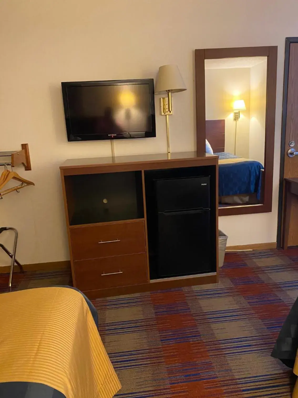 Bed in Americas Best Value Inn Champaign Bed in Americas Best Value Inn Champaign