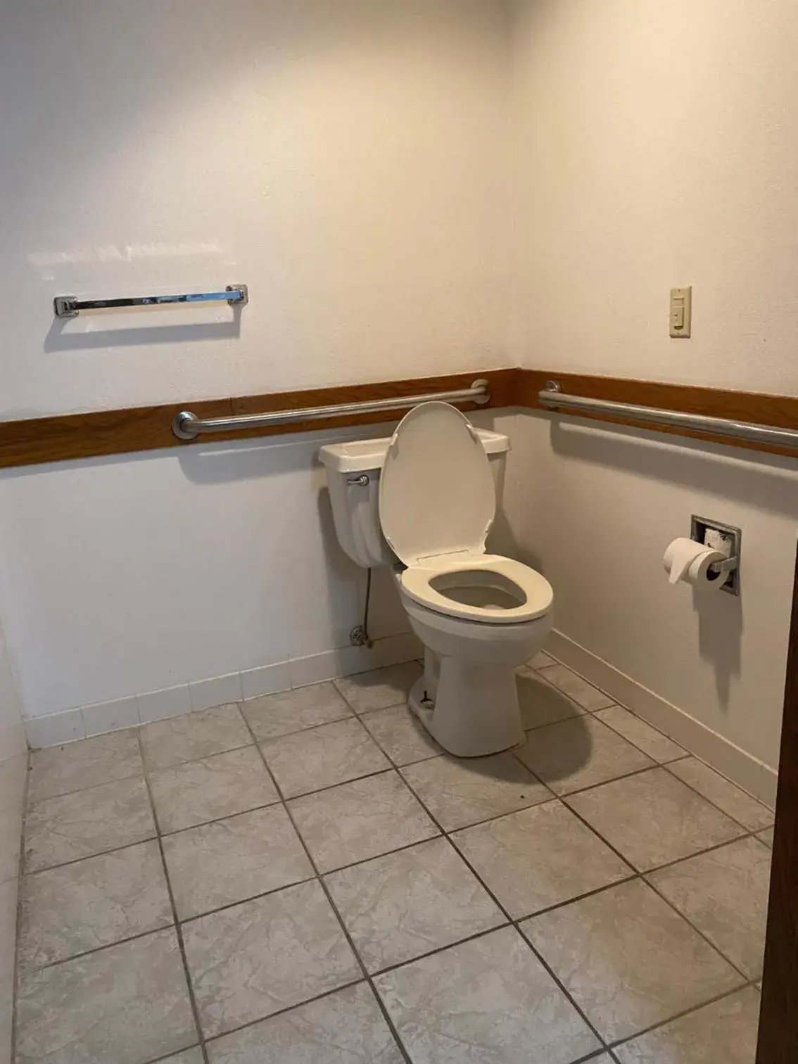 Shower in Americas Best Value Inn Champaign Shower in Americas Best Value Inn Champaign