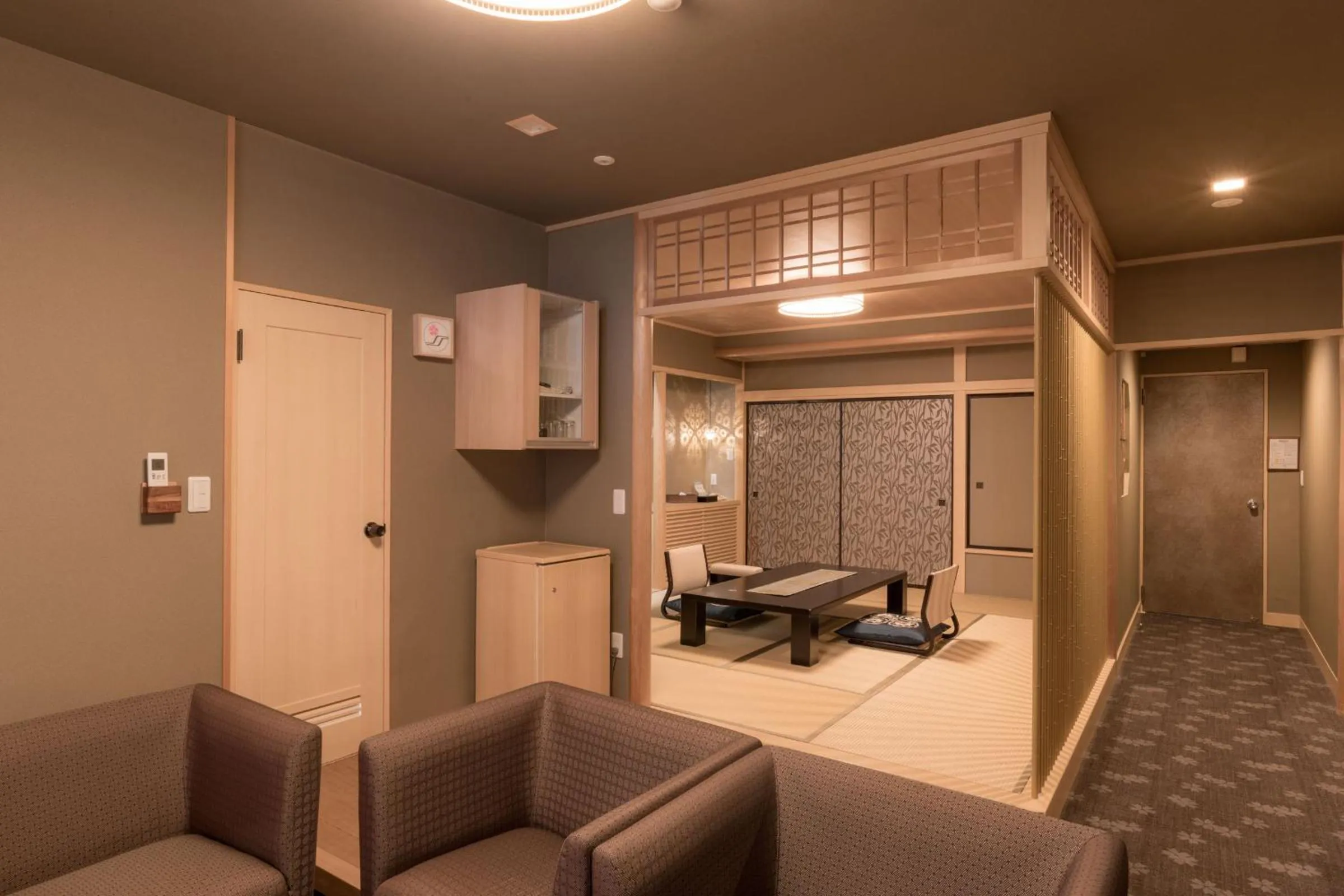 Photo of the whole room in Atami Onsen Sakuraya Ryokan