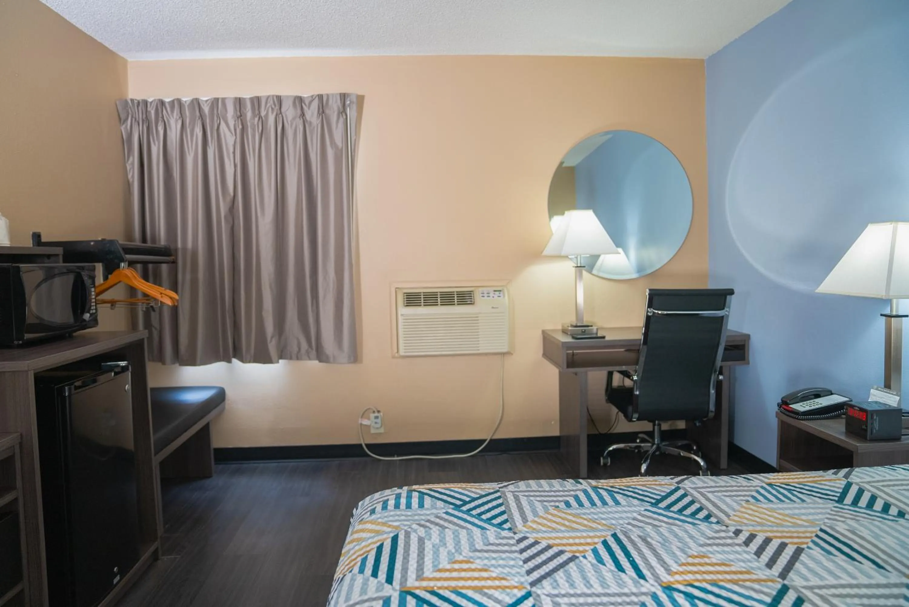 Bedroom, Bed in Motel 6 Litchfield, IL