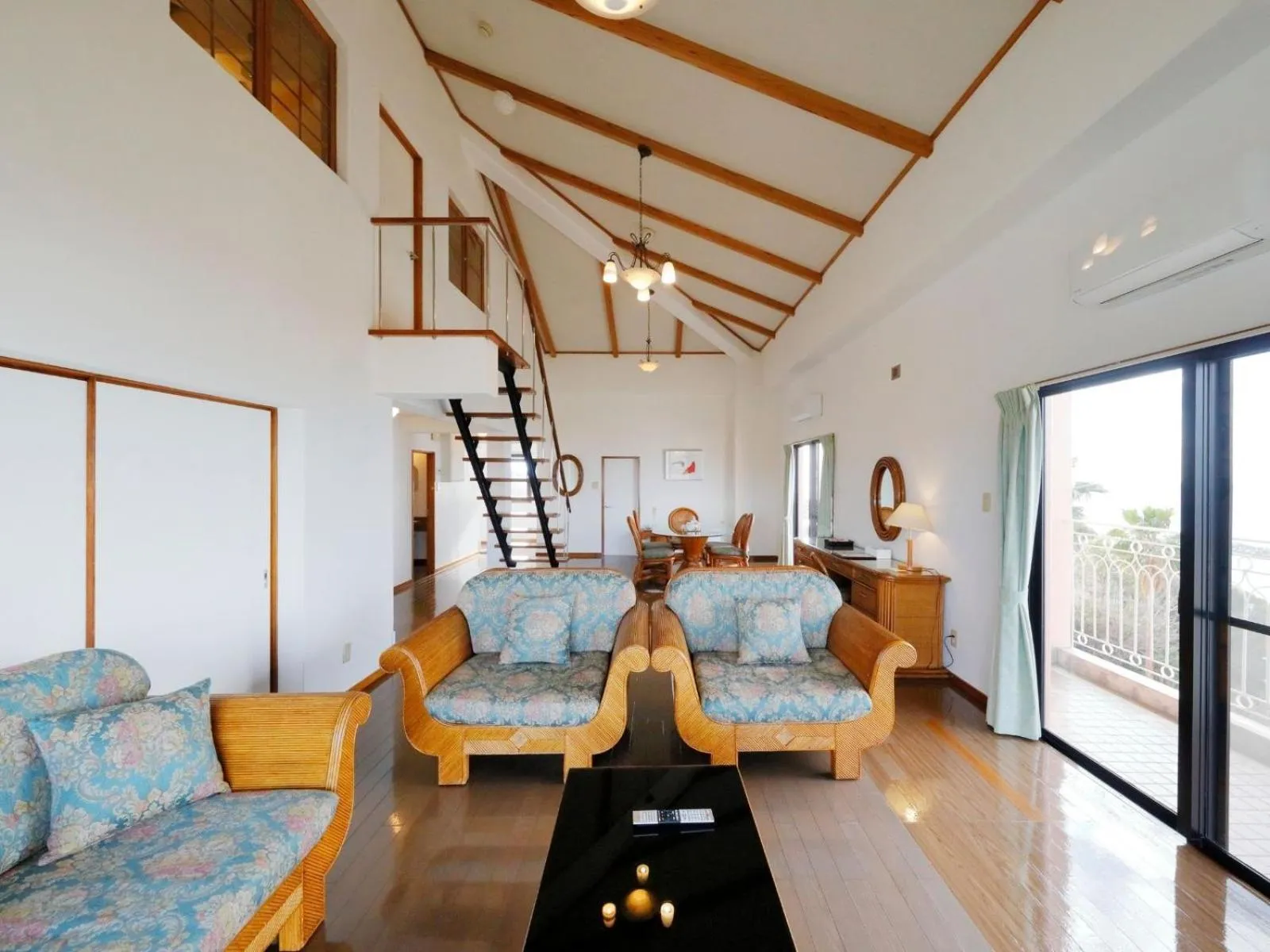 Photo of the whole room in Resort Hotel Umibe no Kajuen