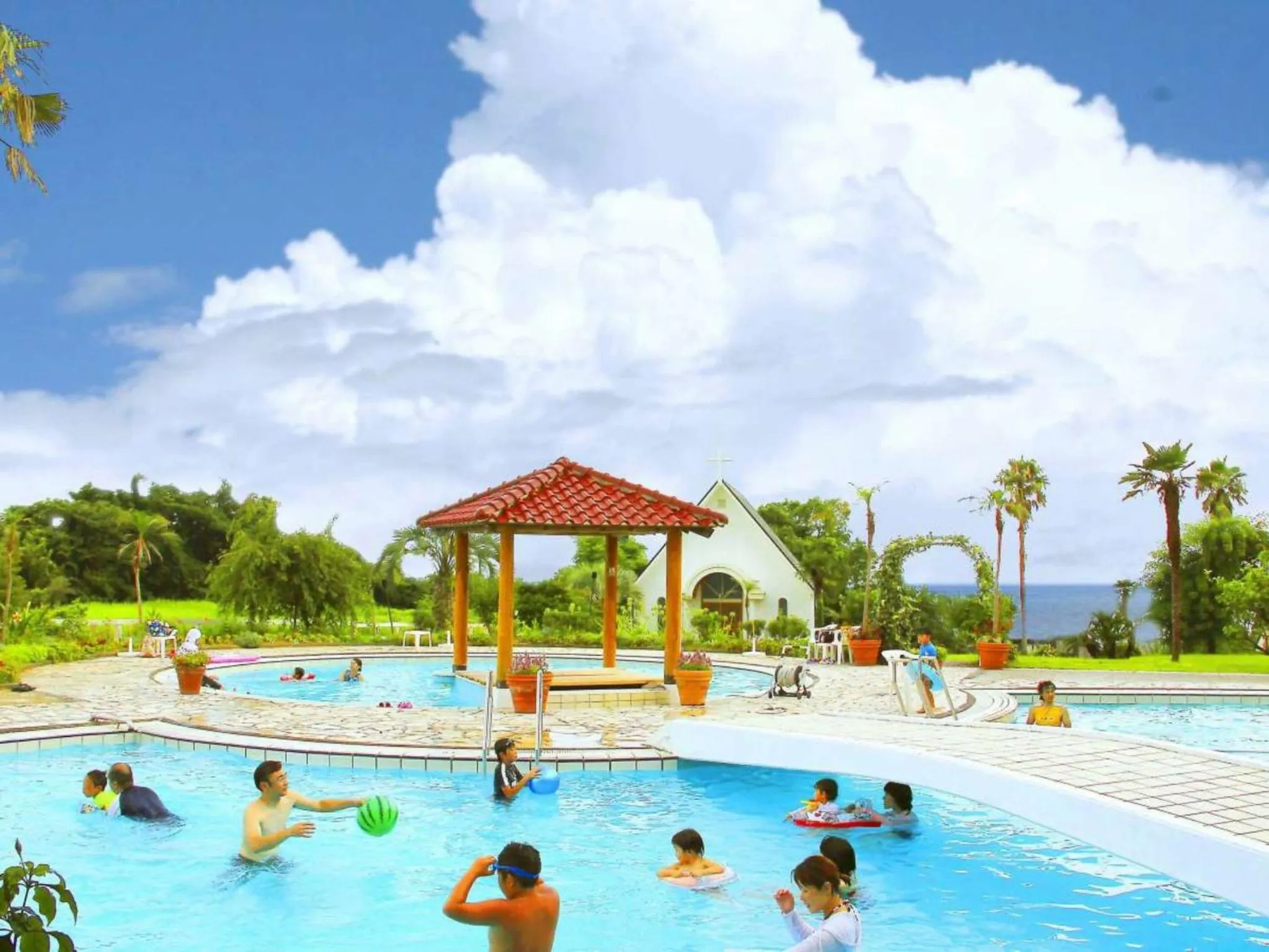 Swimming pool in Resort Hotel Umibe no Kajuen