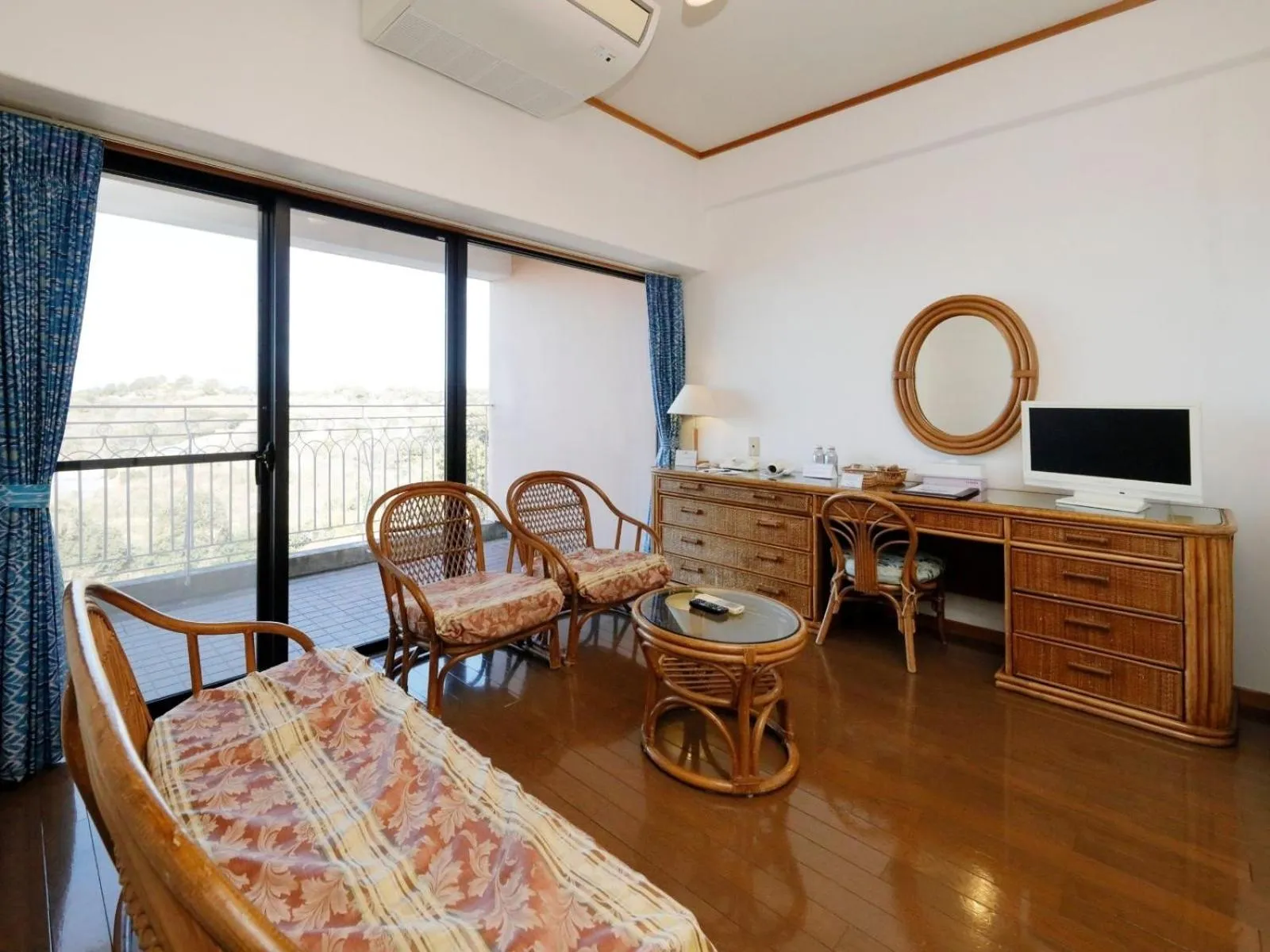 Photo of the whole room in Resort Hotel Umibe no Kajuen