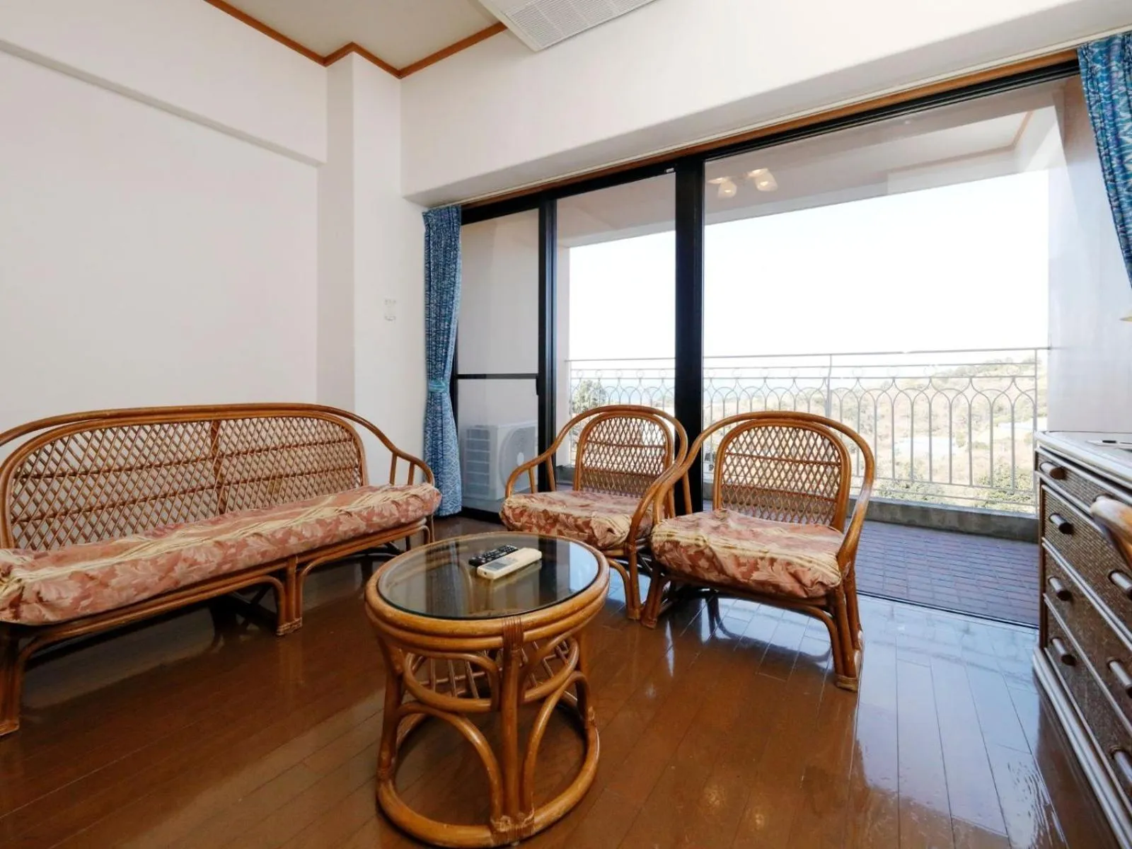 Photo of the whole room in Resort Hotel Umibe no Kajuen