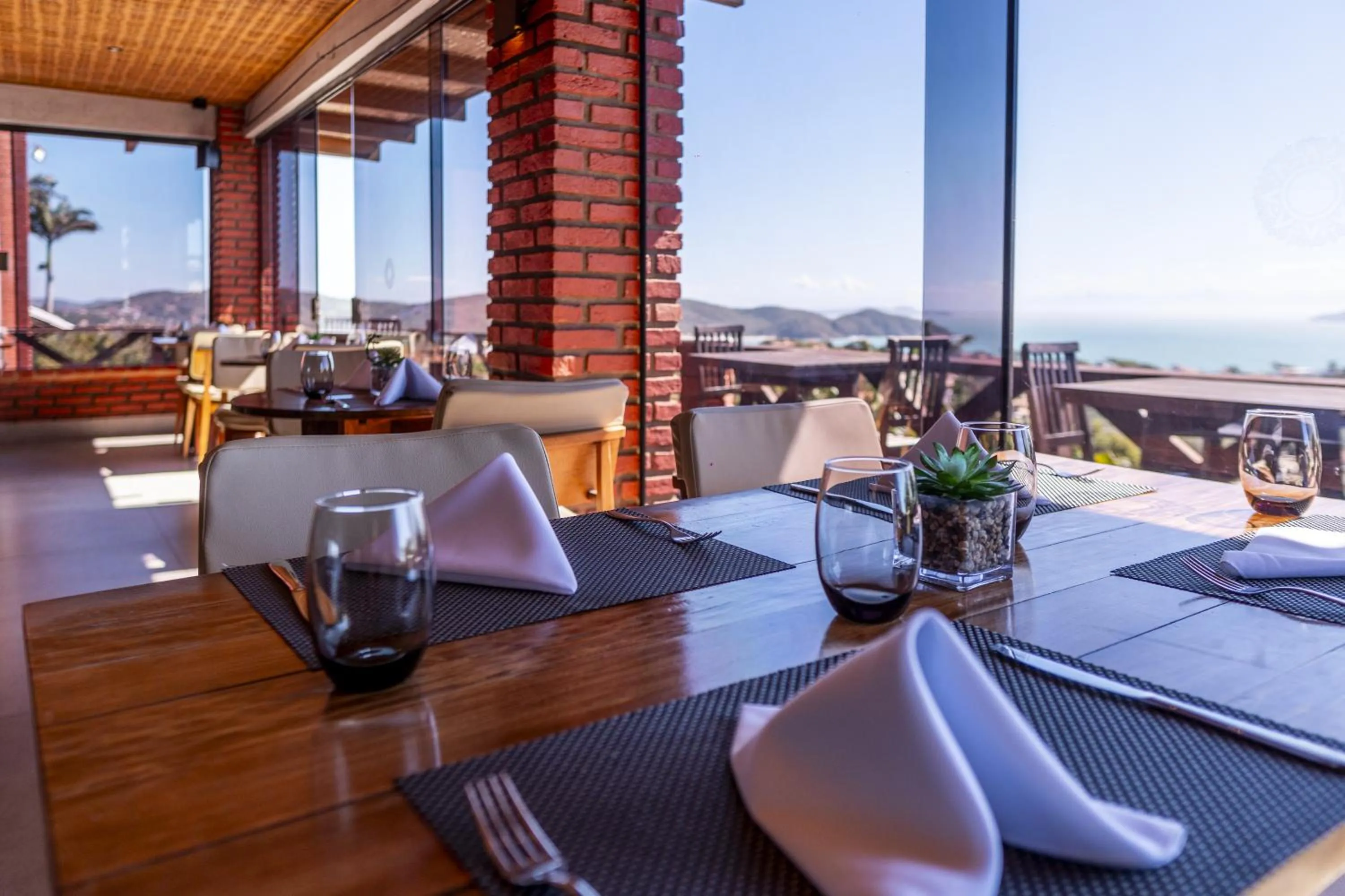 Restaurant/places to eat in Costa do Sol Boutique Hotel