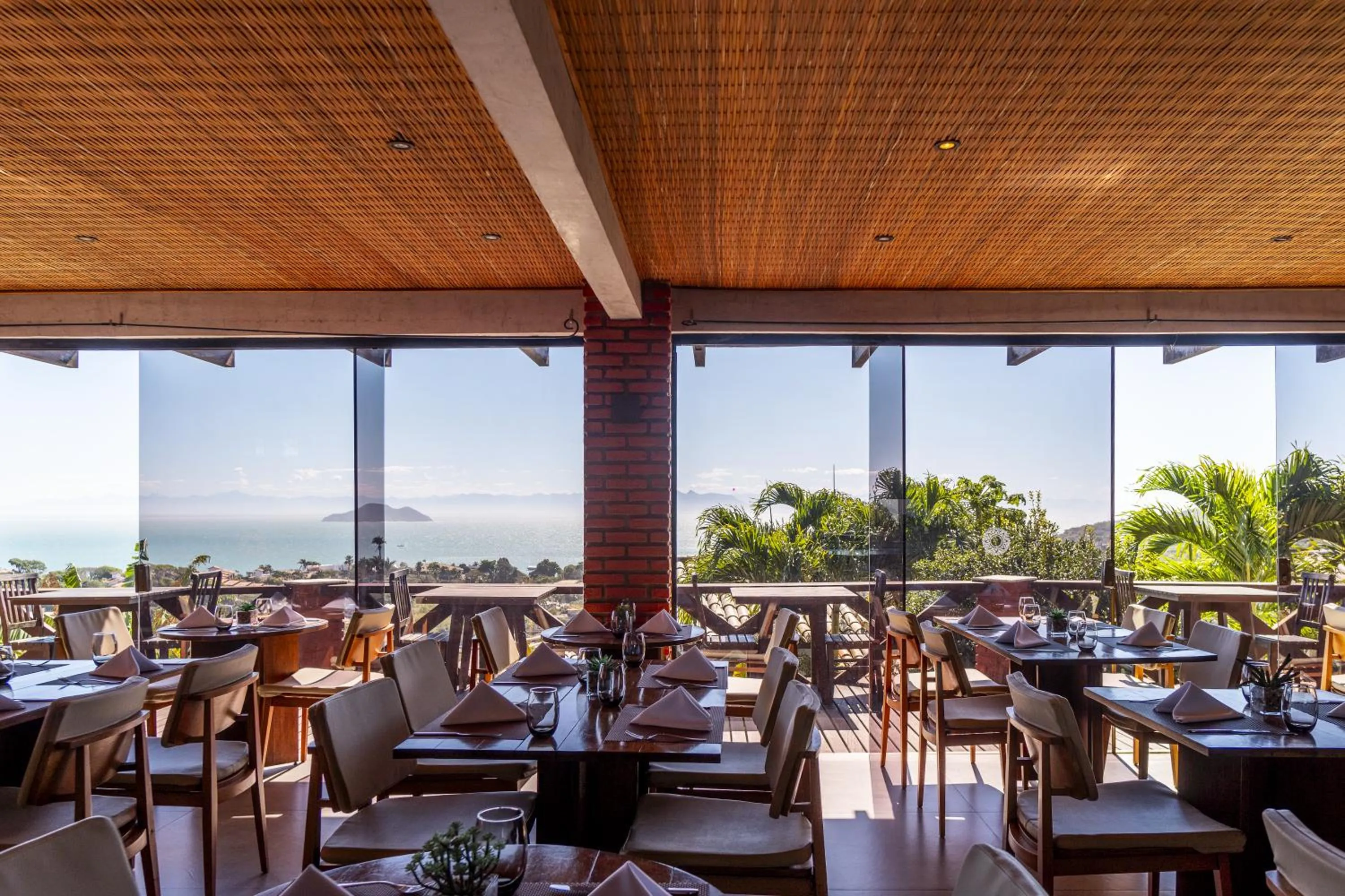 Restaurant/places to eat in Costa do Sol Boutique Hotel