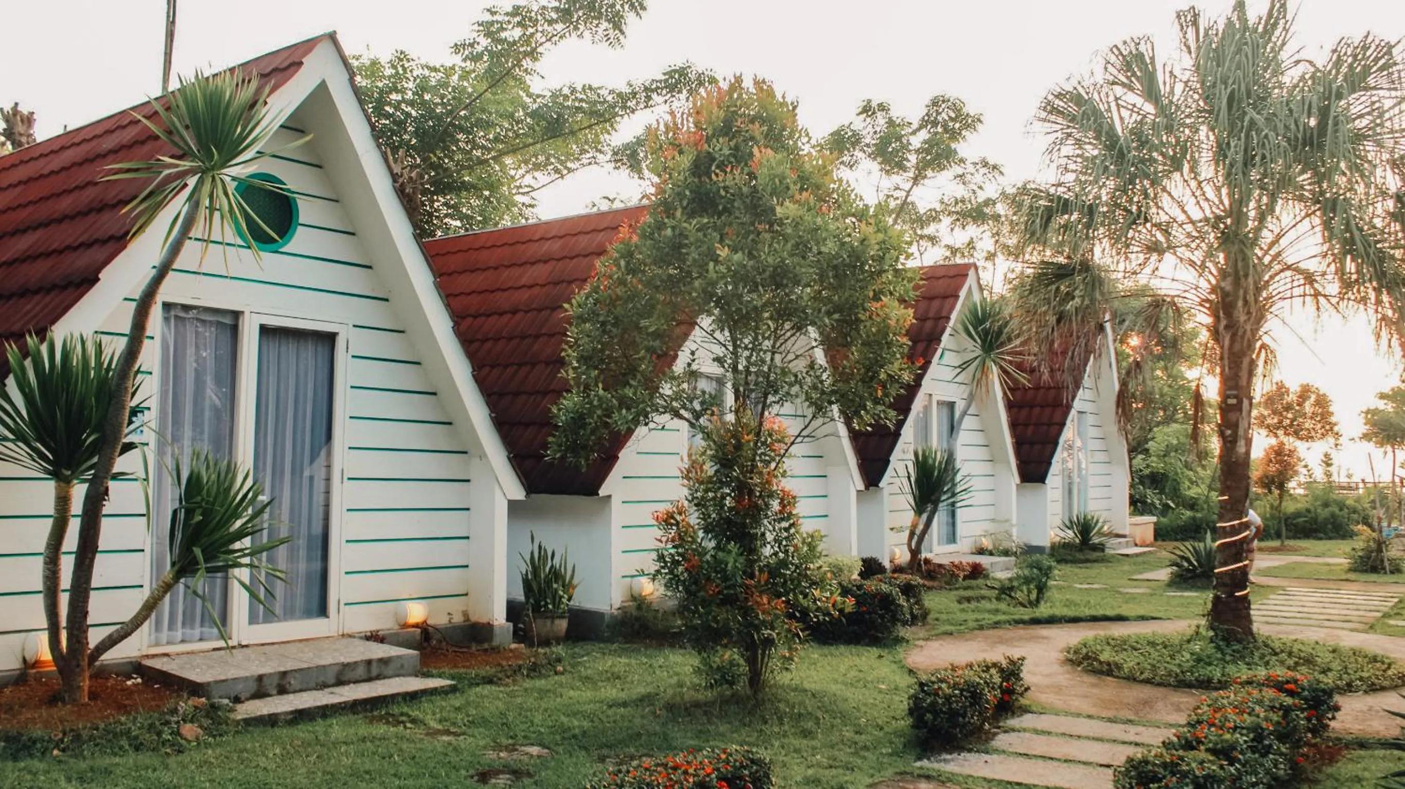 Property building in Seaside Villa & Muse Beach Resto