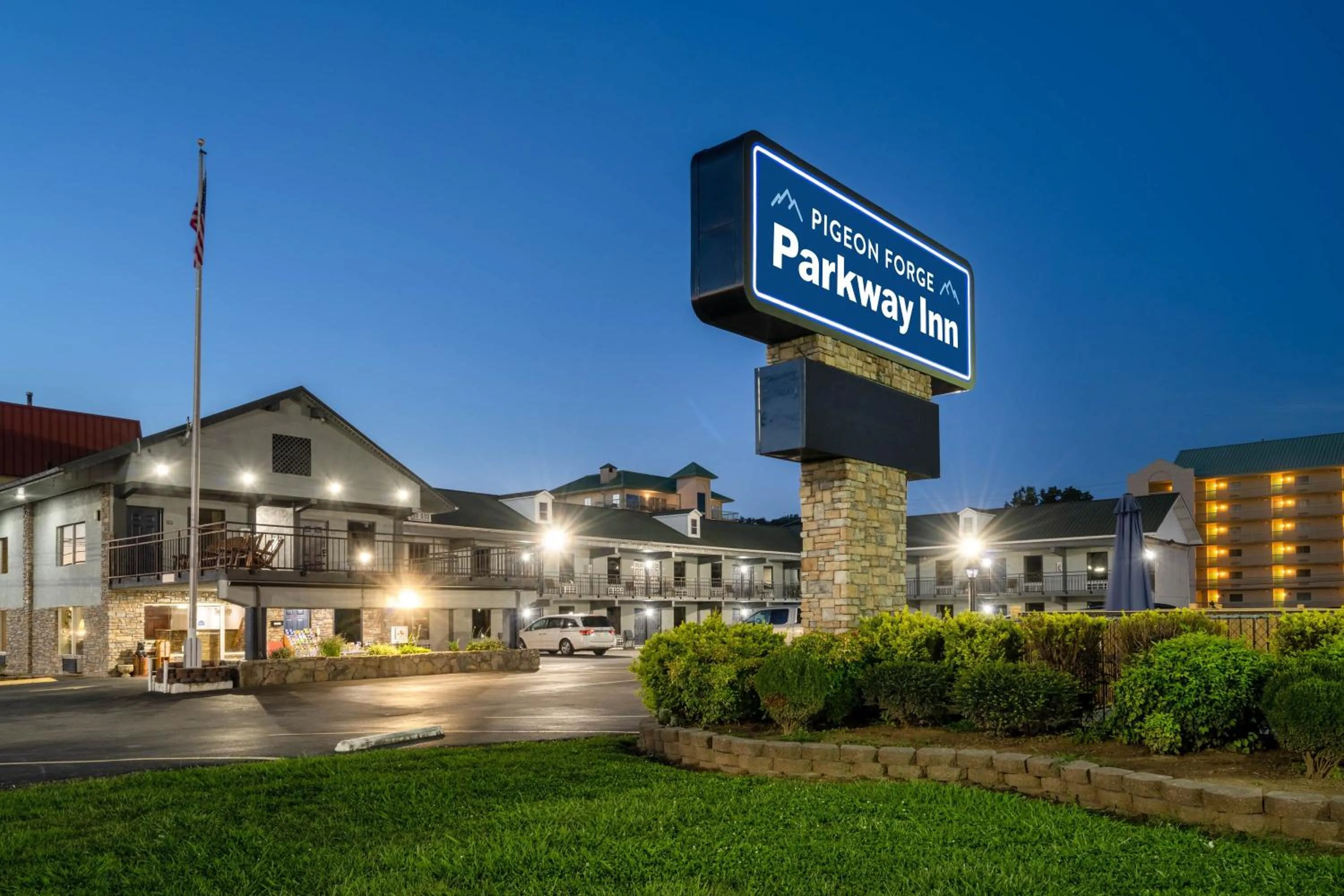 Property building in Pigeon Forge Parkway Inn