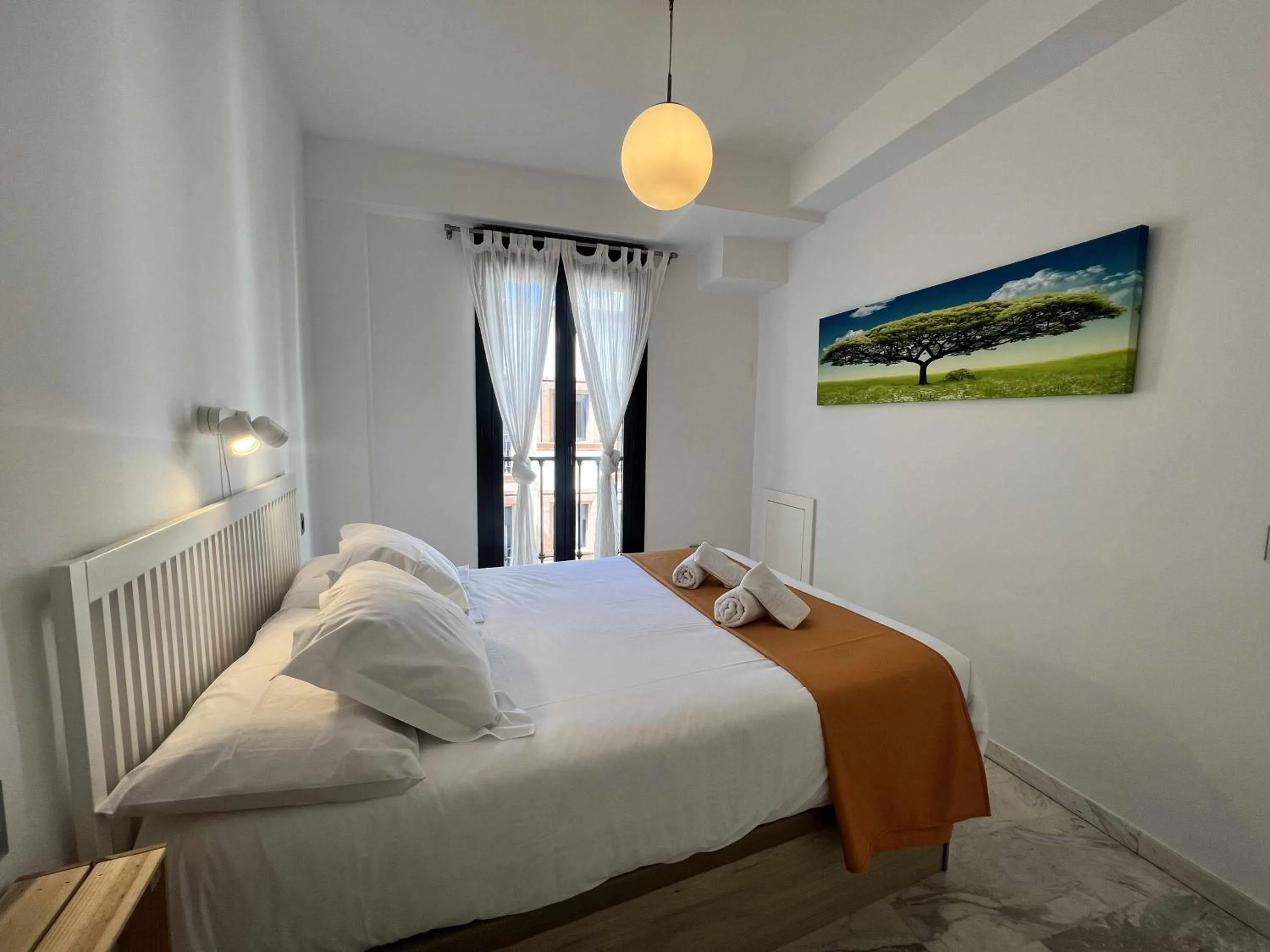 Photo of the whole room, Bed in Ático San Bernardo Terraza y Parking Incluido