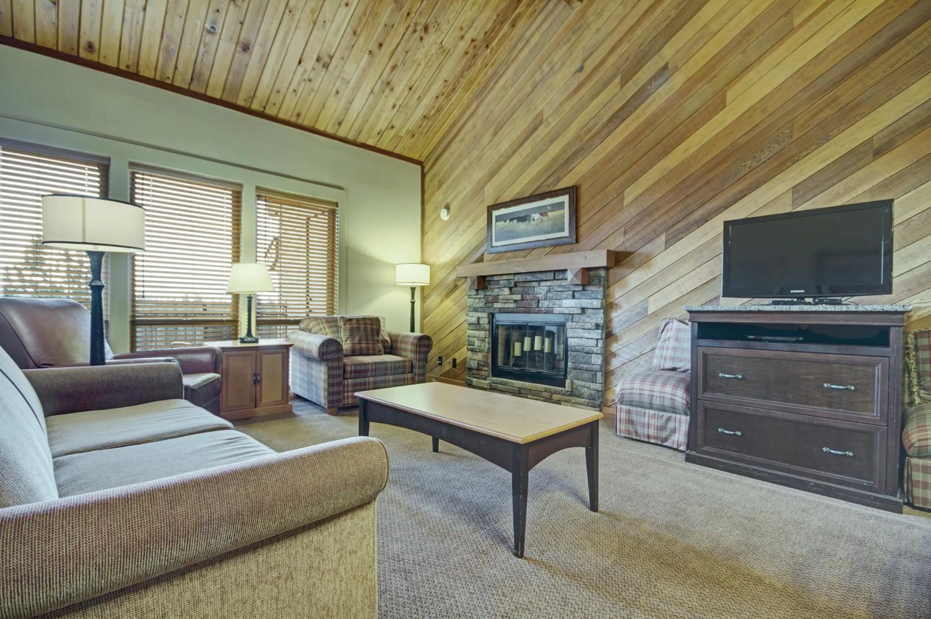 Living room in Seventh Mountain Resort