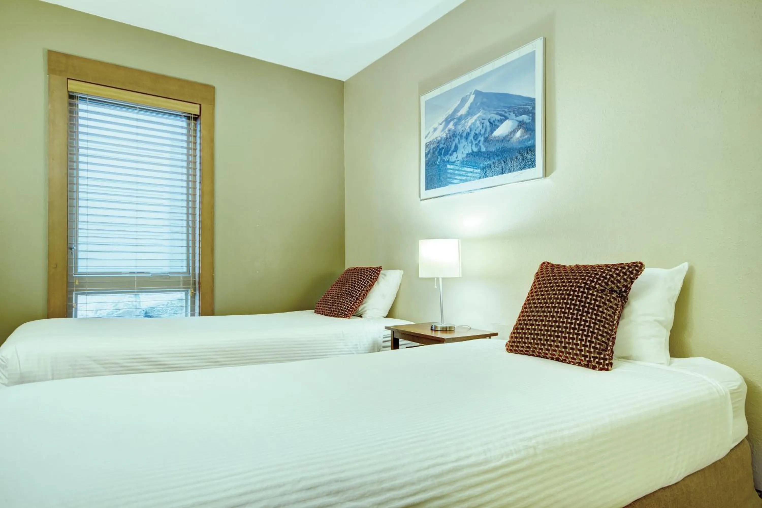 Photo of the whole room, Bed in Seventh Mountain Resort
