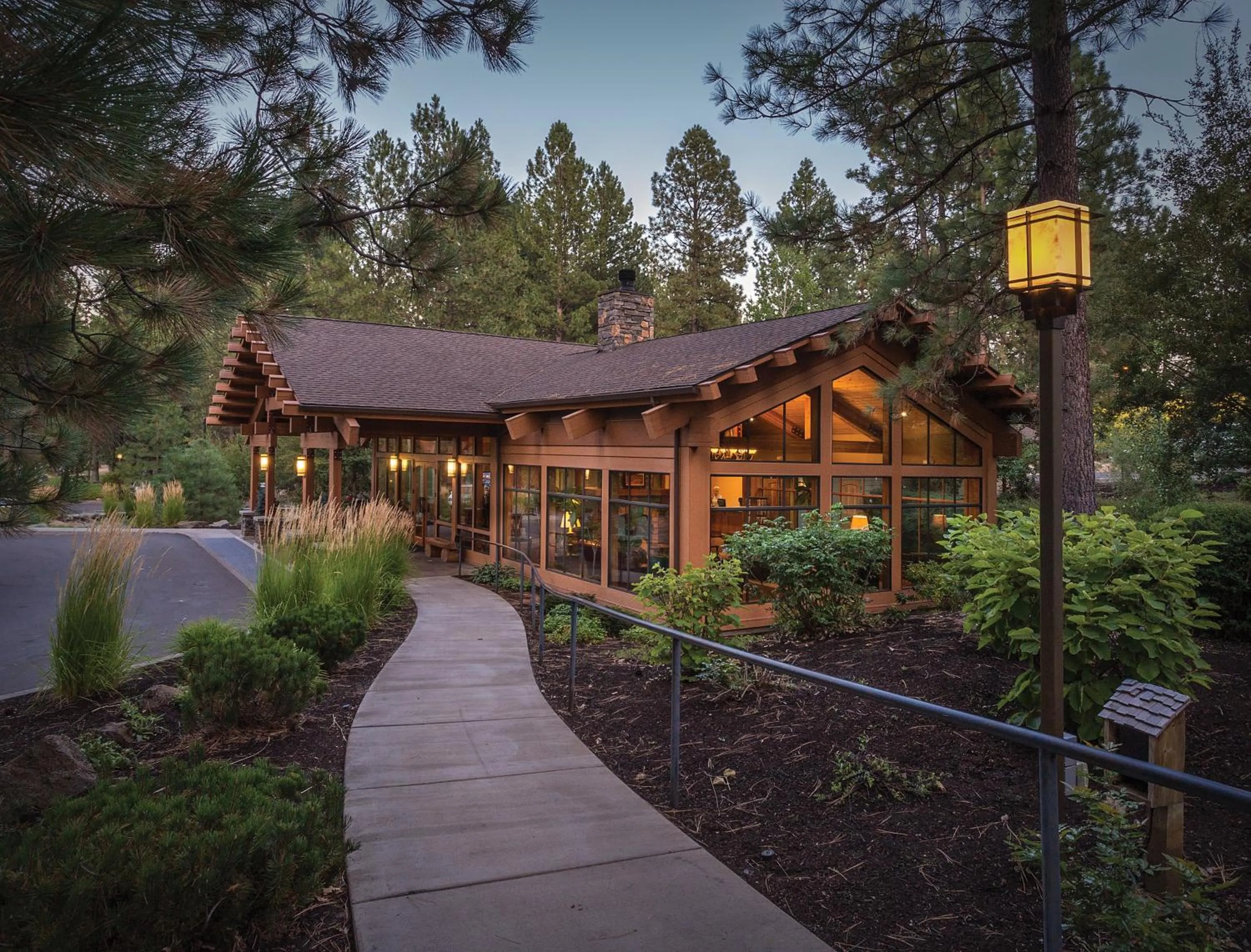 Facade/entrance in Seventh Mountain Resort