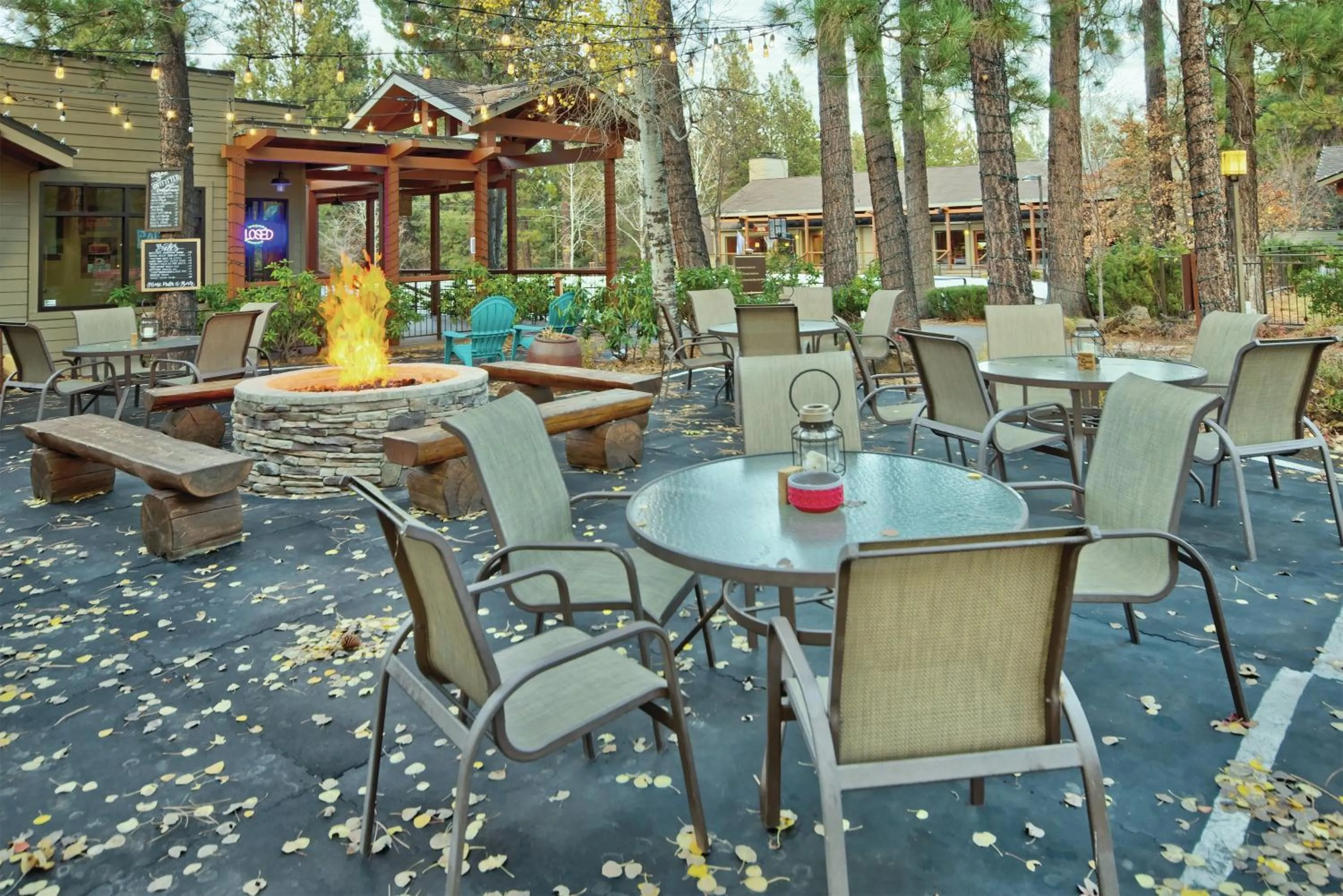 Restaurant/places to eat in Seventh Mountain Resort