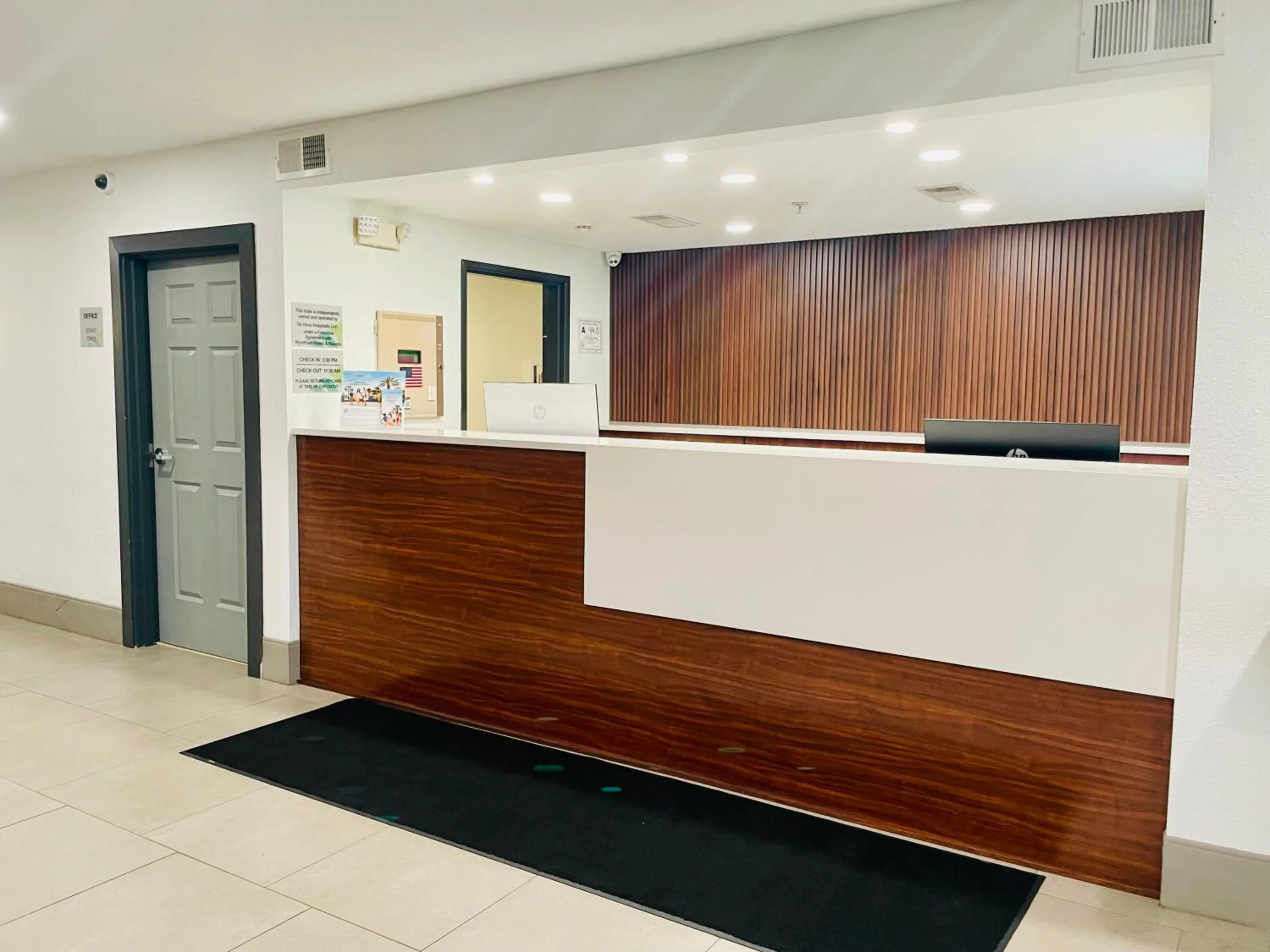 Lobby or reception in Wingate by Wyndham Matthews - Charlotte