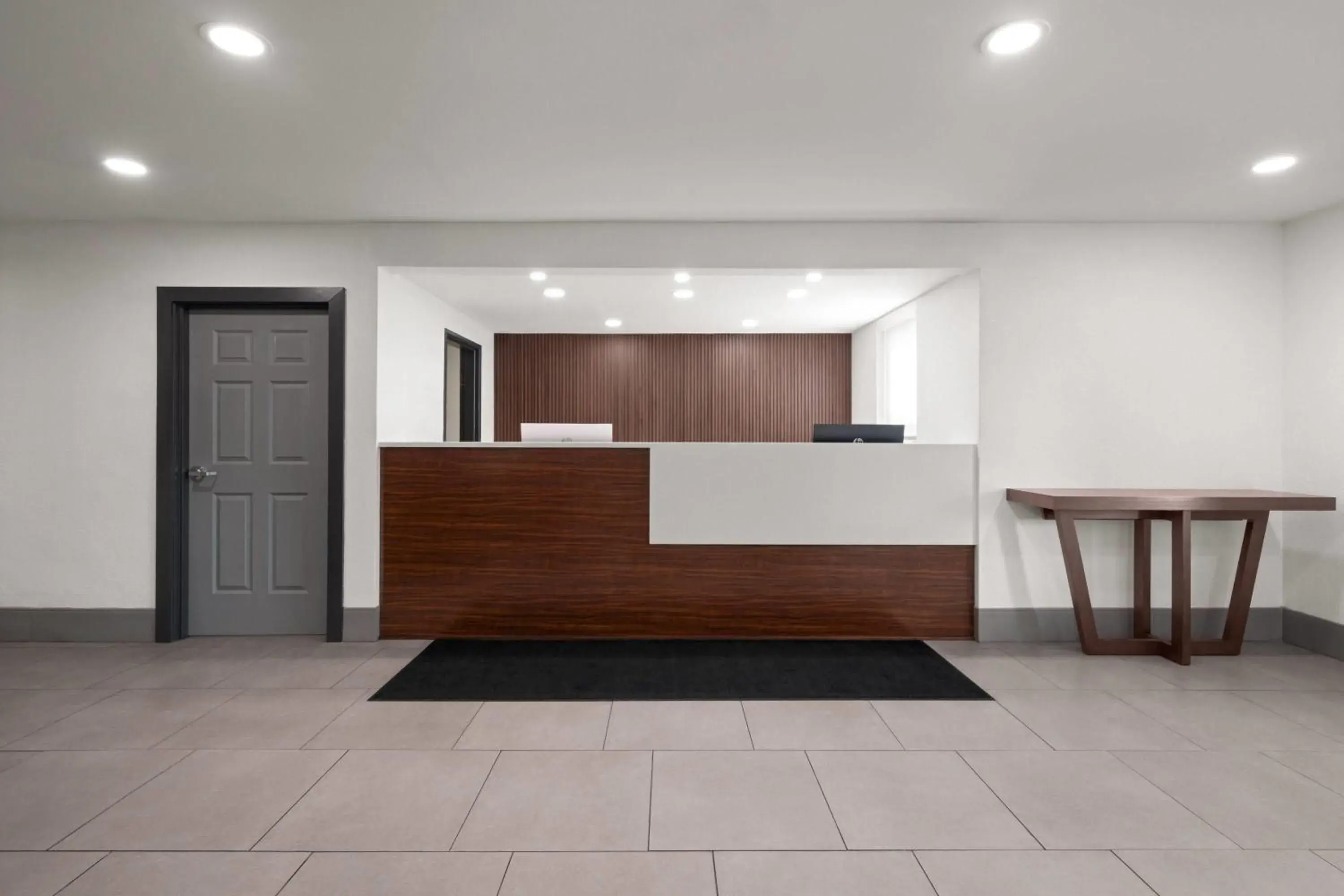 Lobby or reception in Wingate by Wyndham Matthews - Charlotte Lobby or reception in Wingate by Wyndham Matthews - Charlotte