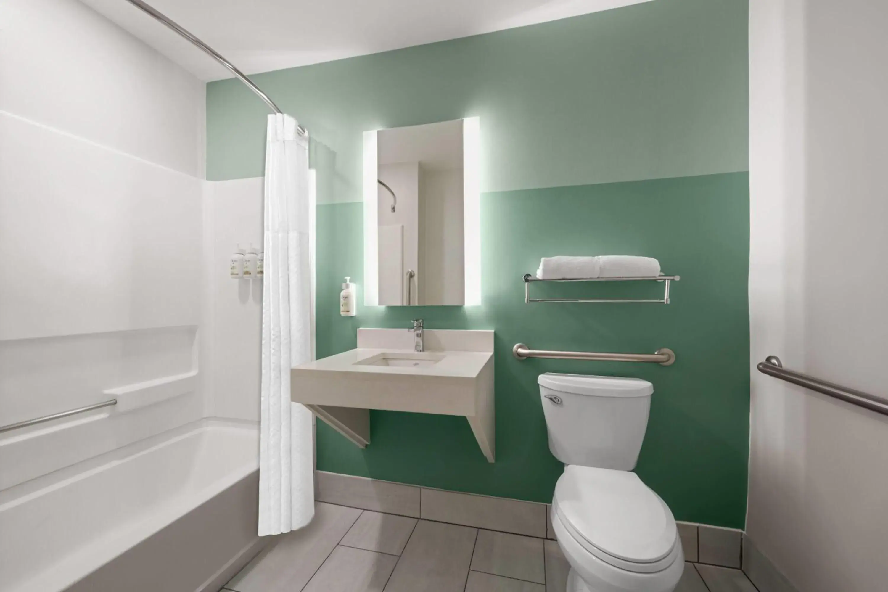 Bathroom in Wingate by Wyndham Matthews - Charlotte Bathroom in Wingate by Wyndham Matthews - Charlotte