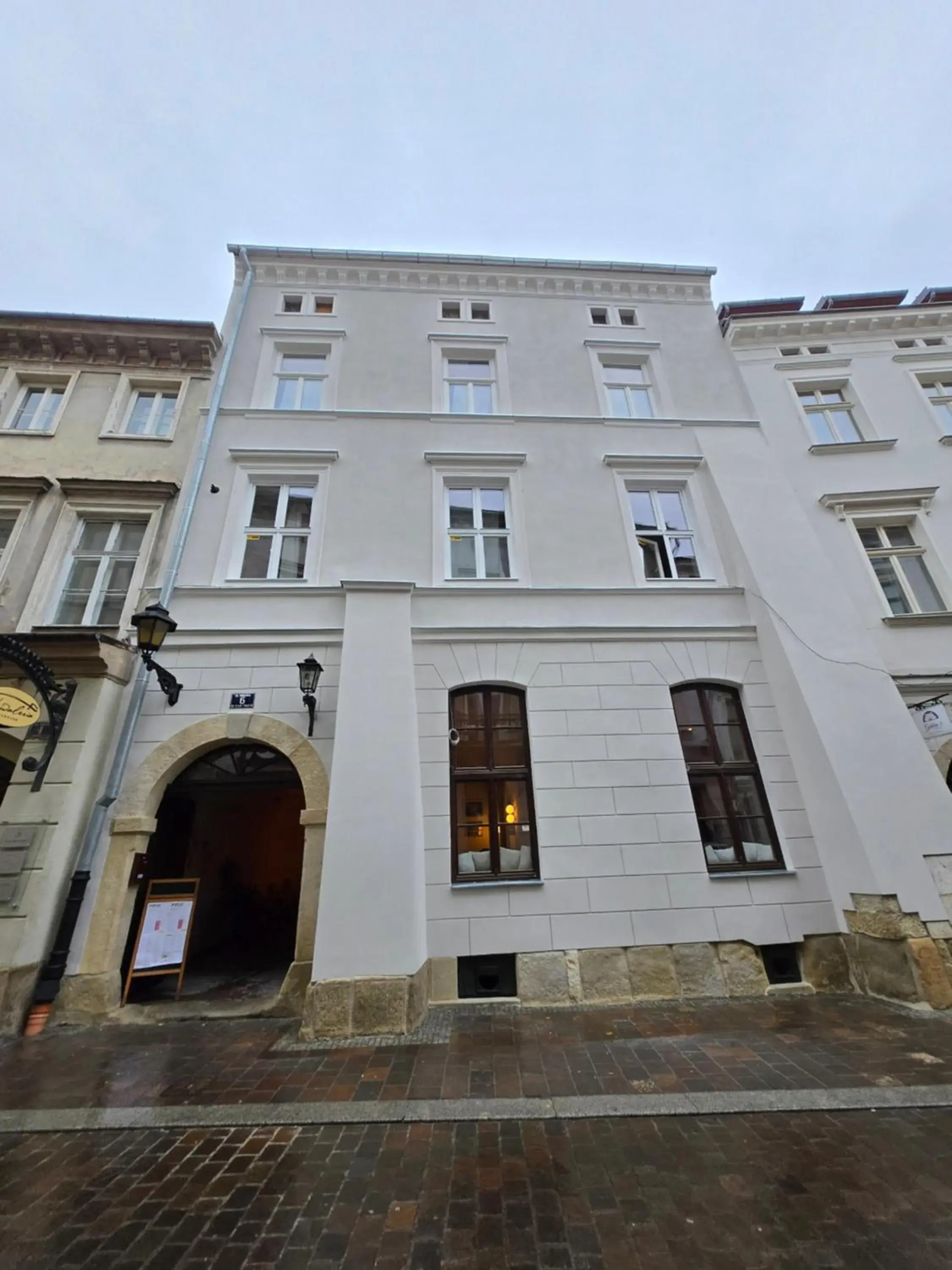 Facade/entrance in Draggo House Facade/entrance in Draggo House