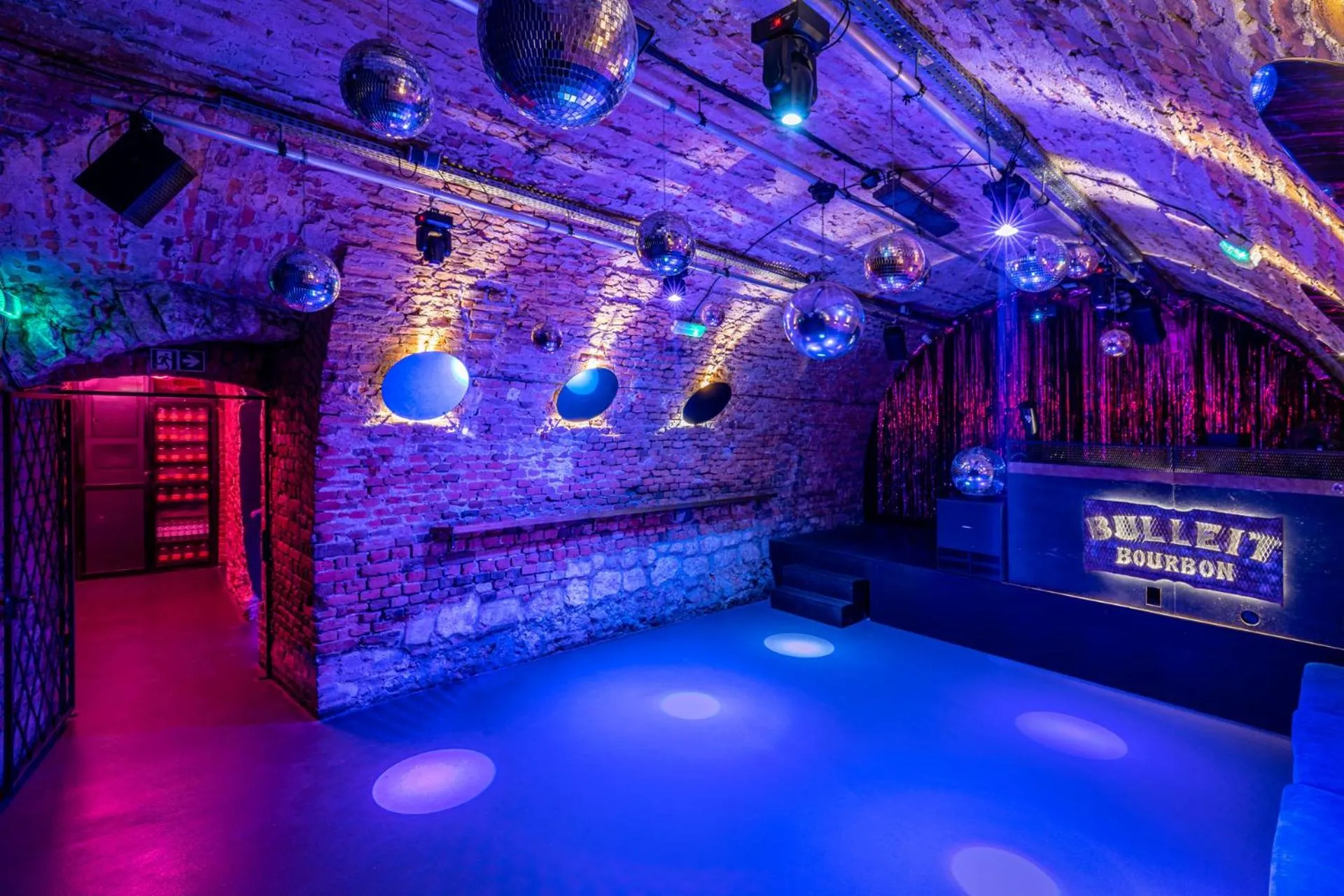 Nightclub / DJ in Draggo House Rooms - Old Town