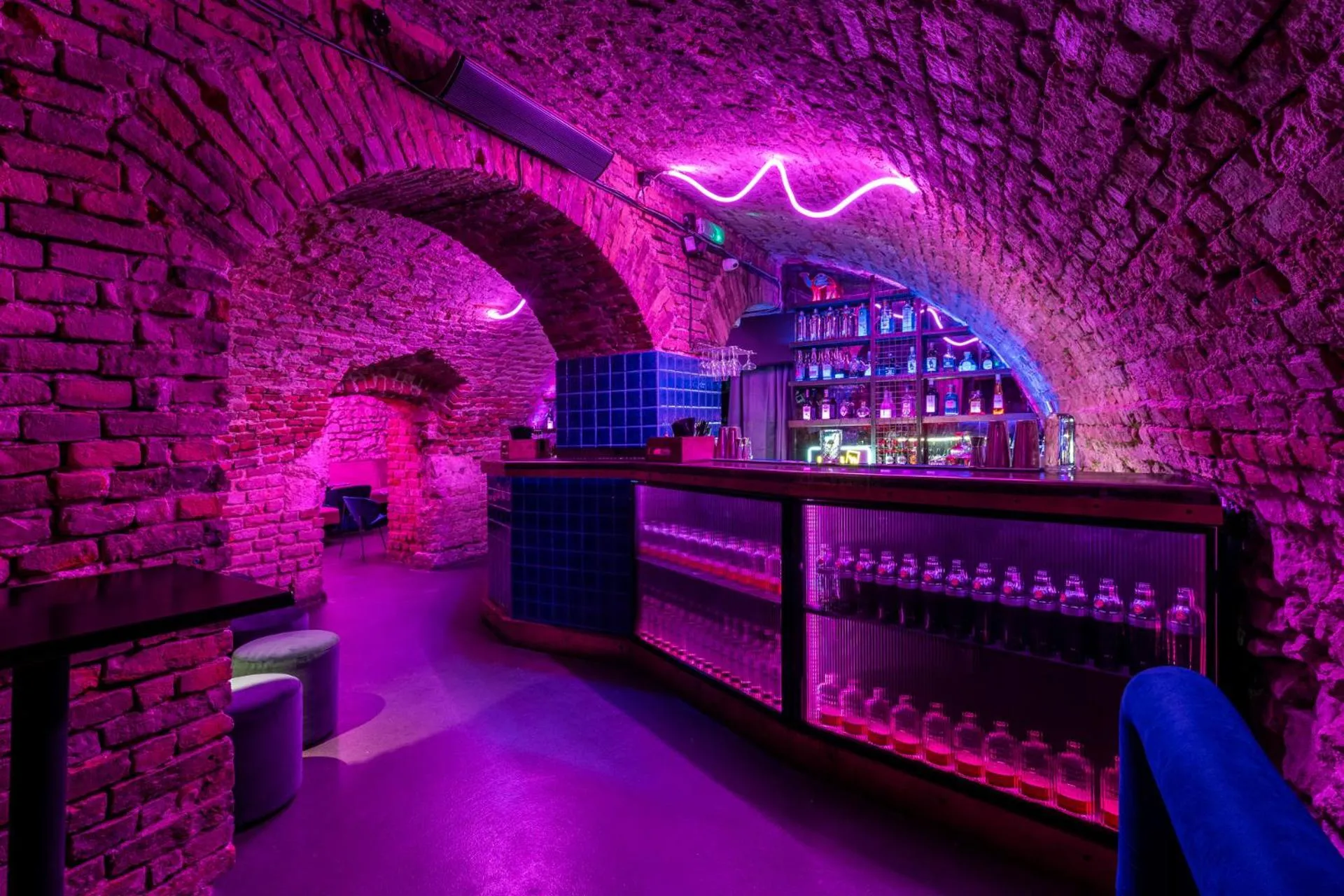 Nightclub / DJ in Draggo House Rooms - Old Town