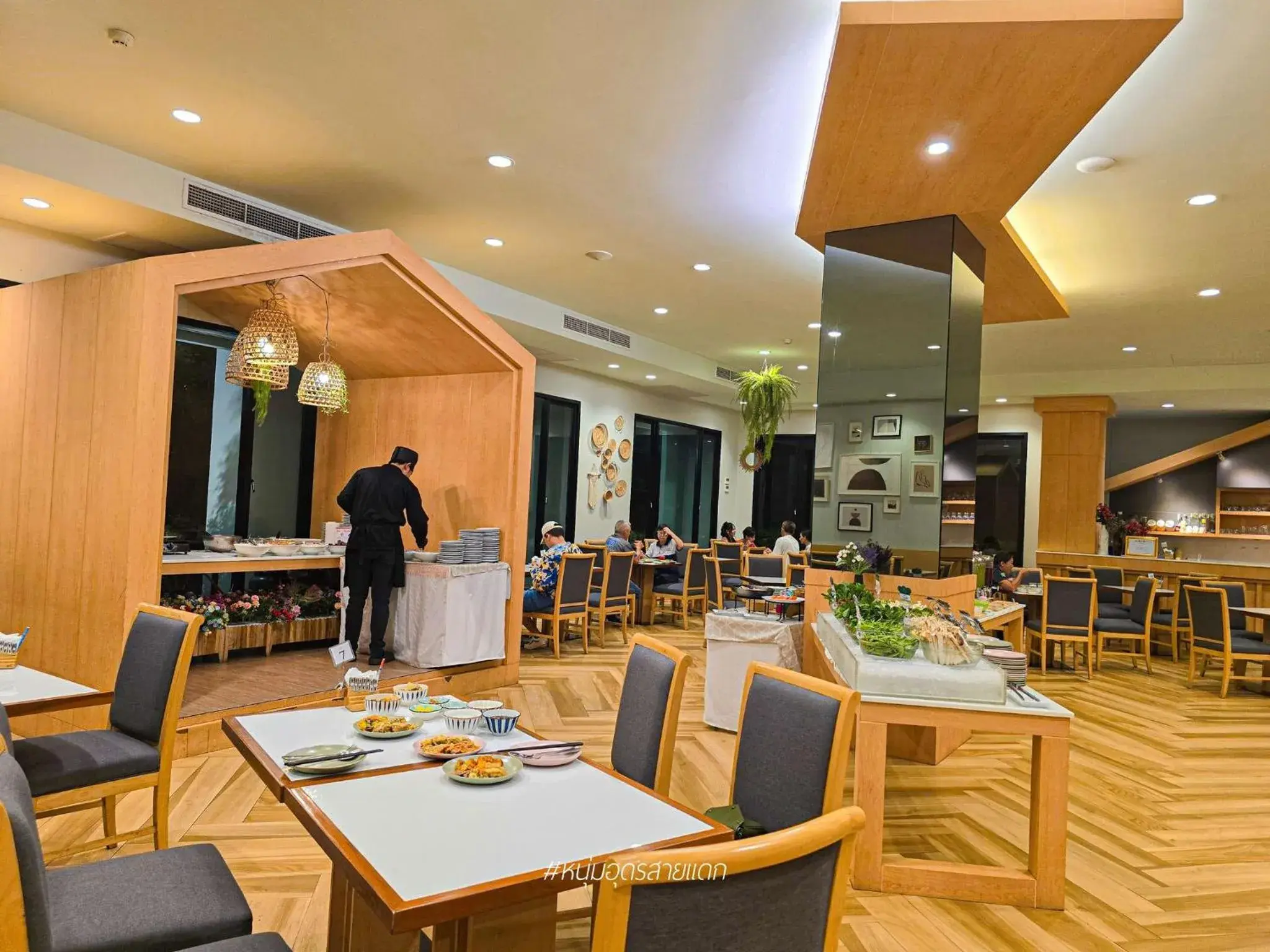 Restaurant/places to eat in Civilize Hotel Restaurant/places to eat in Civilize Hotel