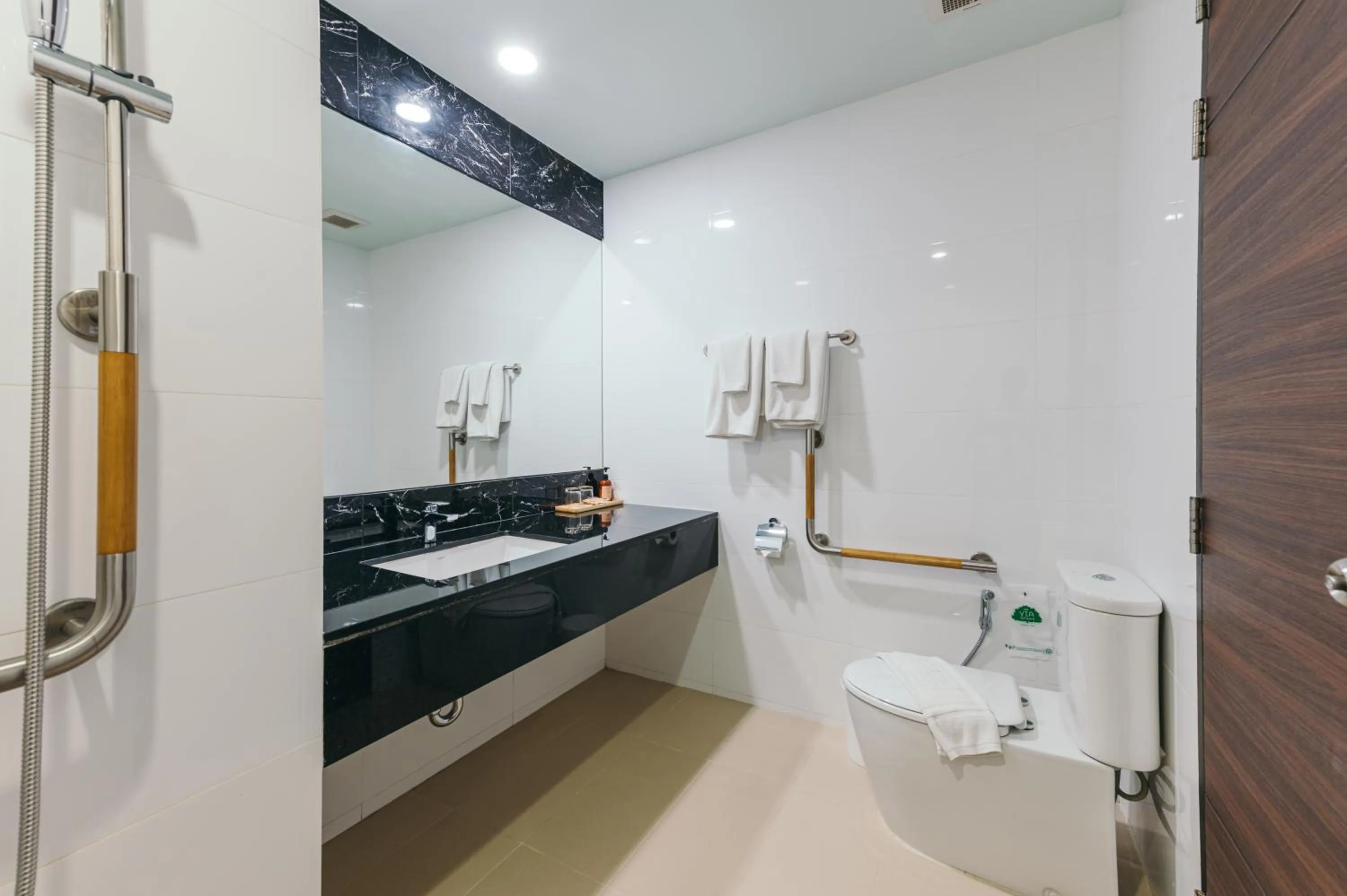 Bathroom in Civilize Hotel