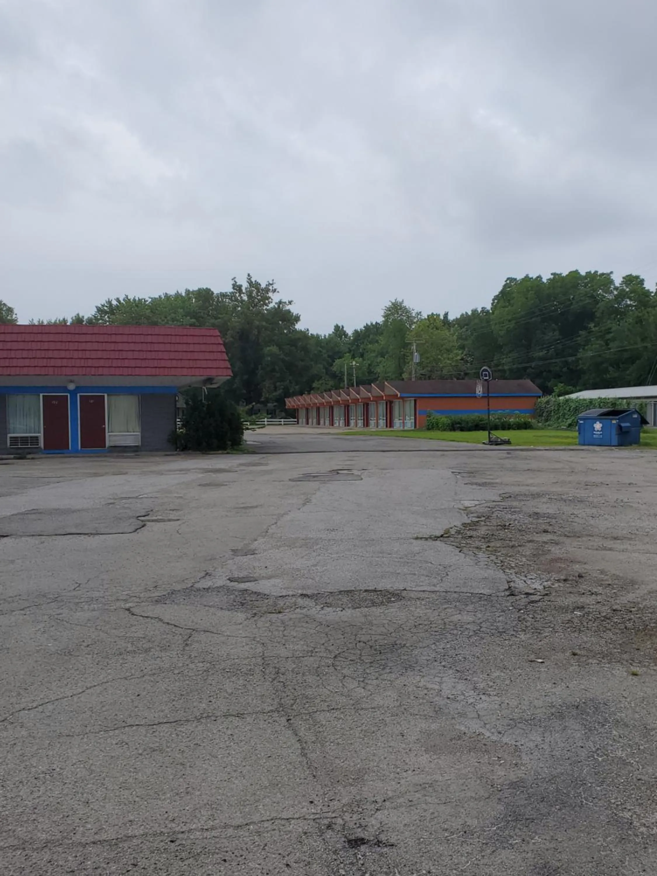 Floor plan in Gray Plaza Motel West Frankfort
