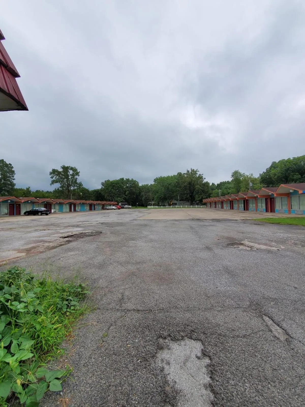 Property building in Gray Plaza Motel West Frankfort