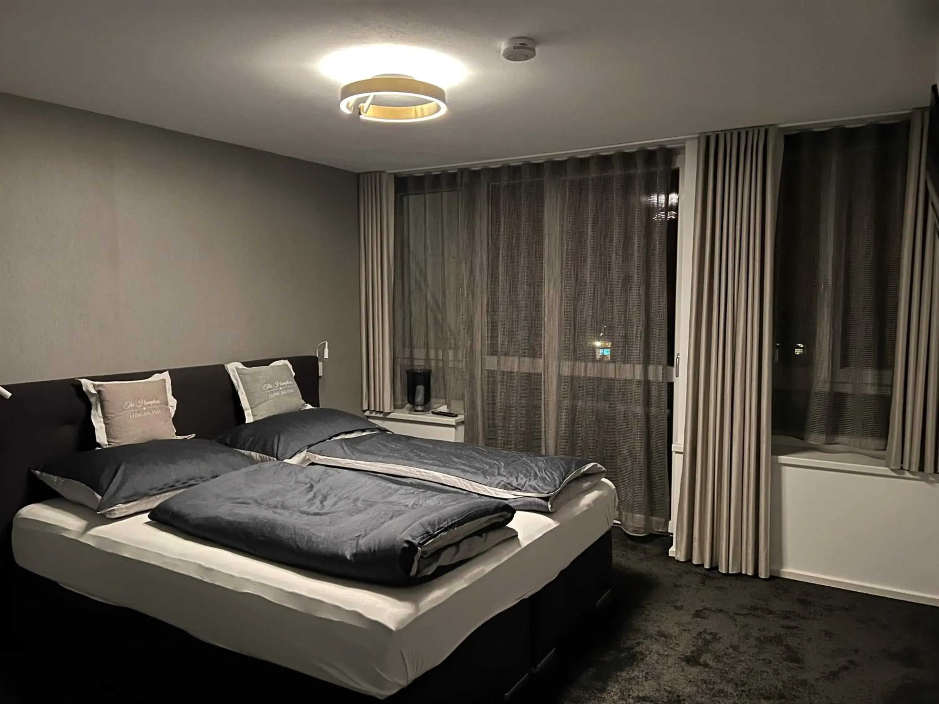 Deluxe Double Room with Balcony - single occupancy in Zimmer & Appartements am Schloßplatz Deluxe Double Room with Balcony - single occupancy in Zimmer & Appartements am Schloßplatz