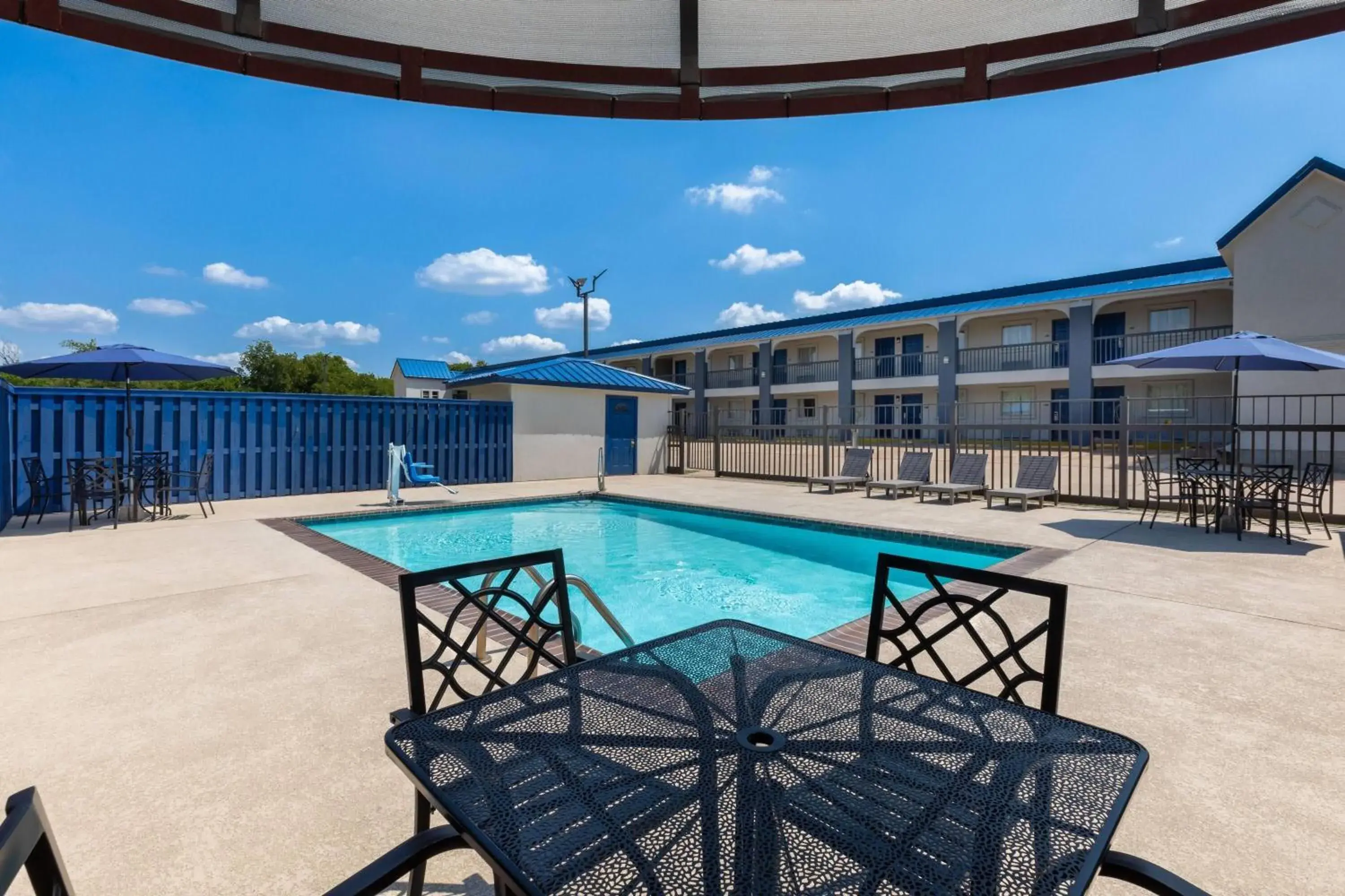 Swimming pool in Days Inn by Wyndham Temple Swimming pool in Days Inn by Wyndham Temple