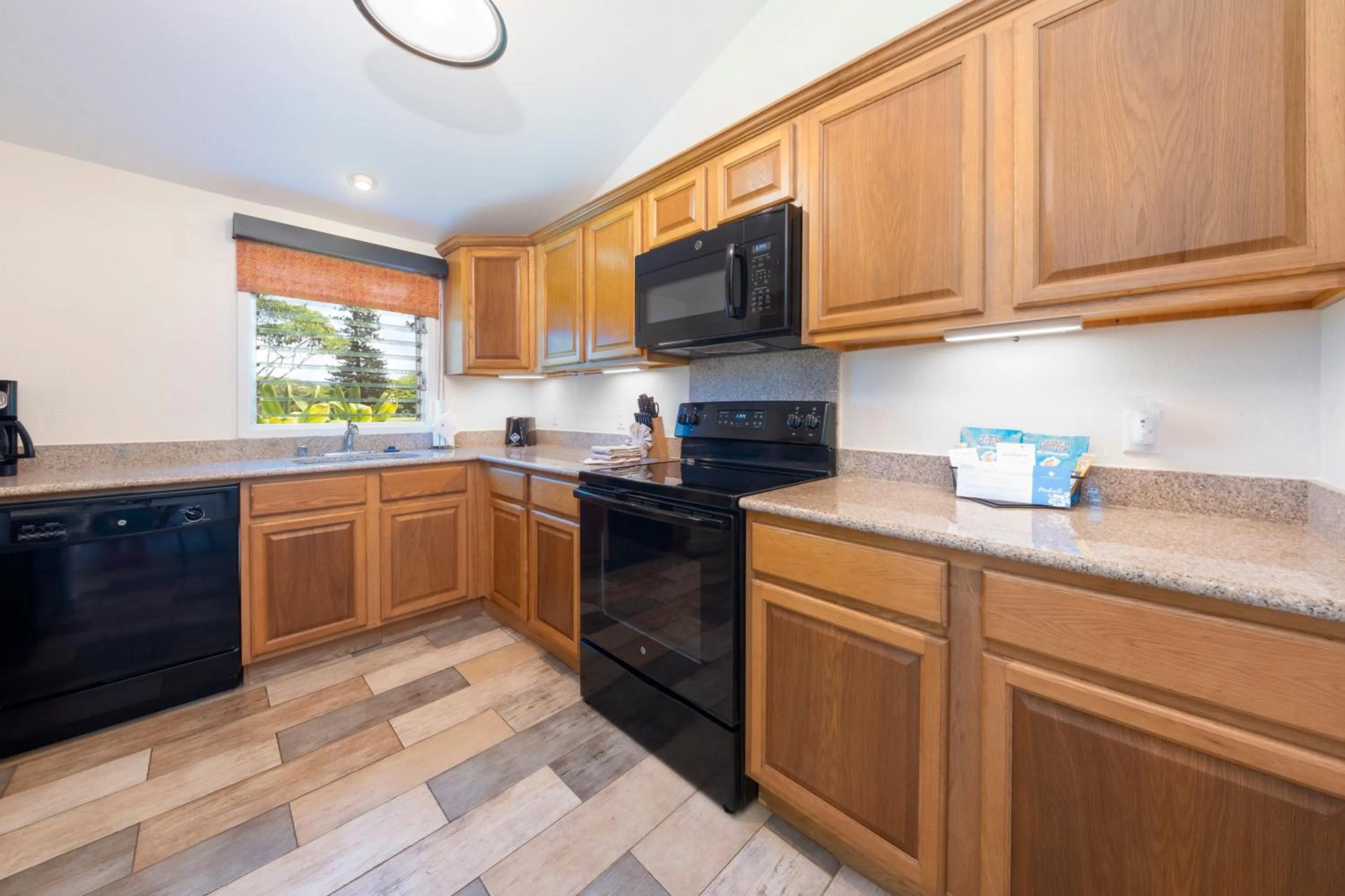 Kitchen or kitchenette in Makai Club Resort