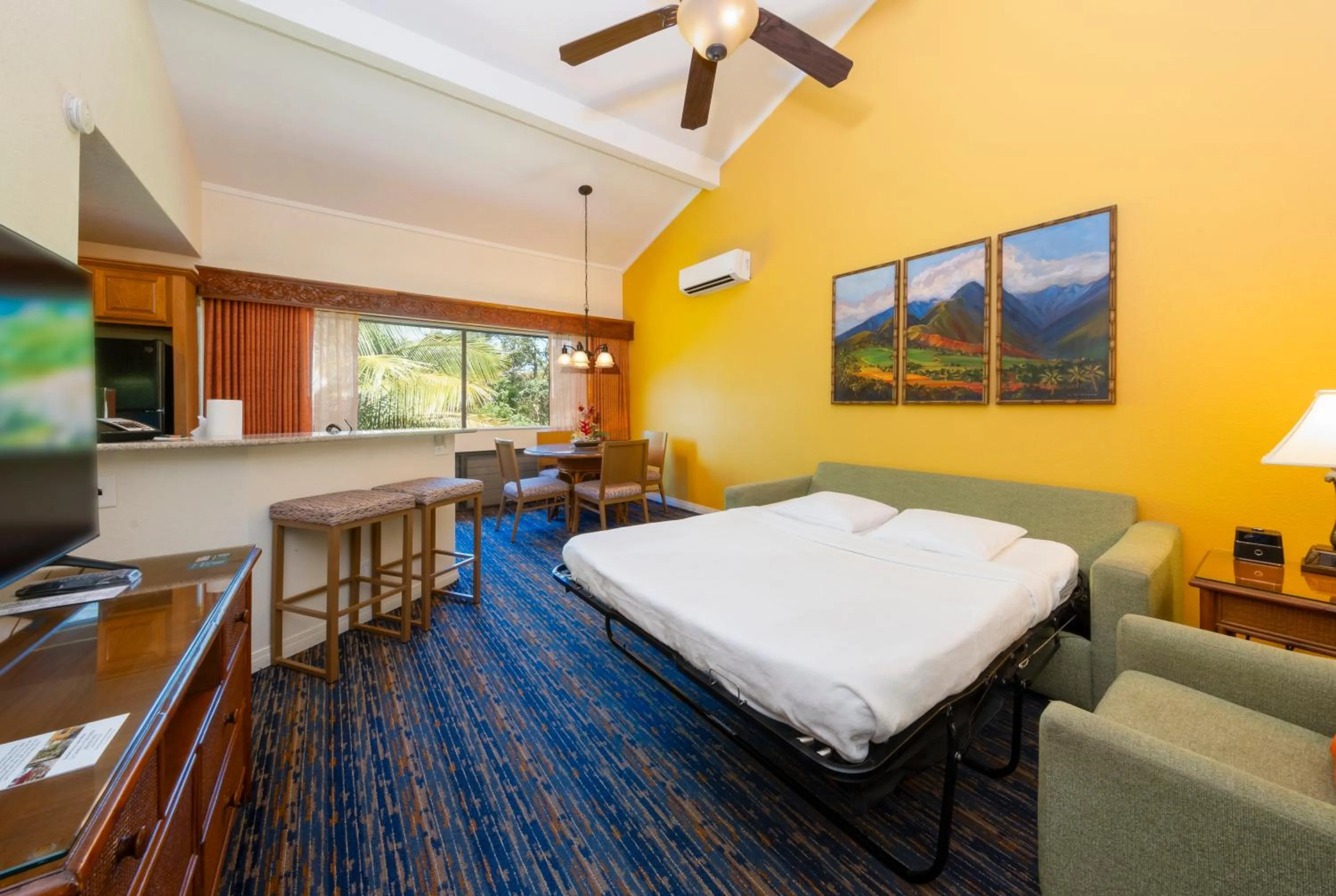 Living room, Bed in Makai Club Resort