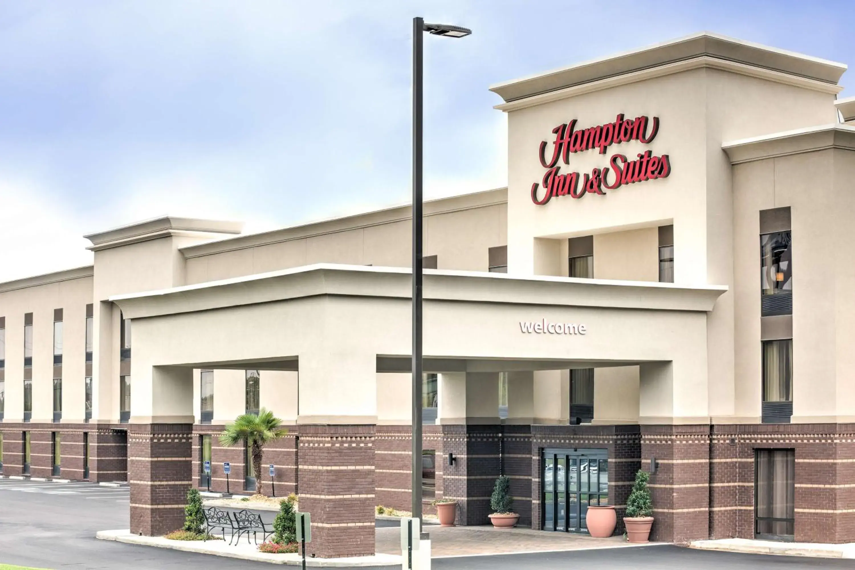 Property building in Hampton Inn Macon - I-475 Property building in Hampton Inn Macon - I-475