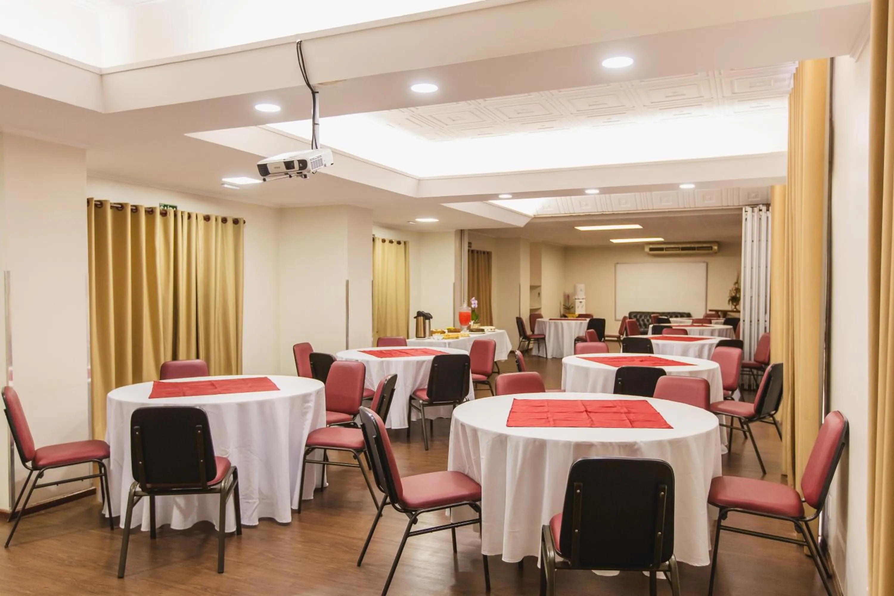Meeting/conference room in Hotel Nacional Inn Araçatuba