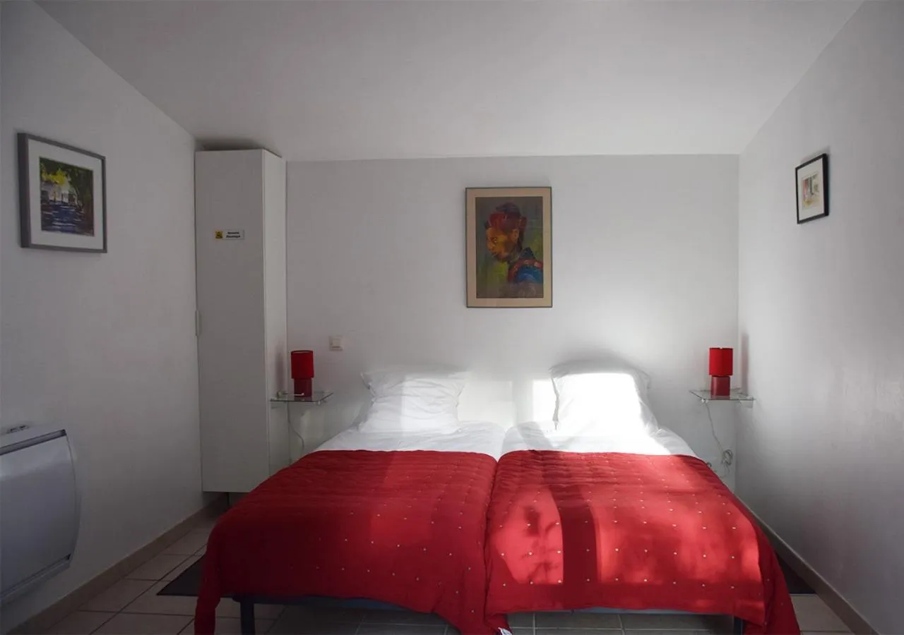 Photo of the whole room, Bed in La Maison Des Invites