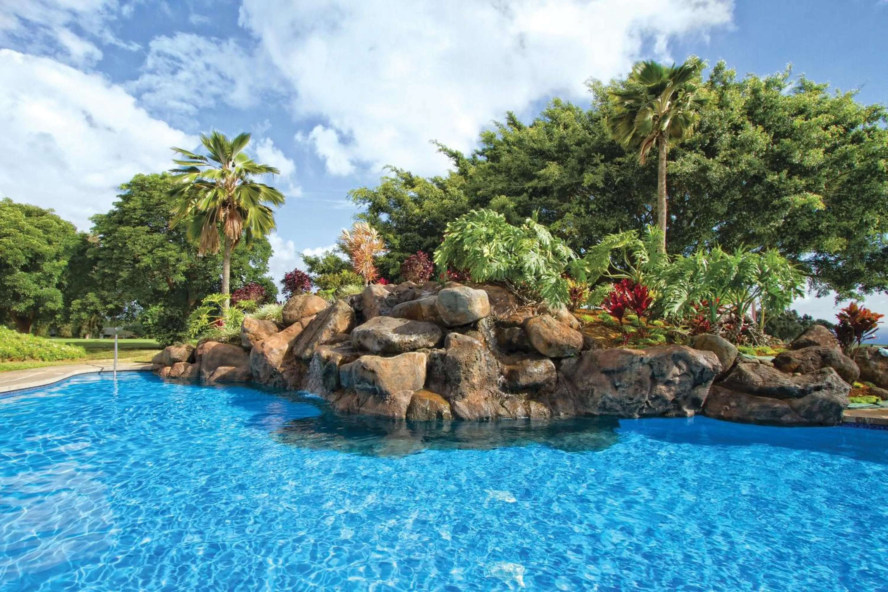 Swimming pool in Club Wyndham Ka Eo Kai