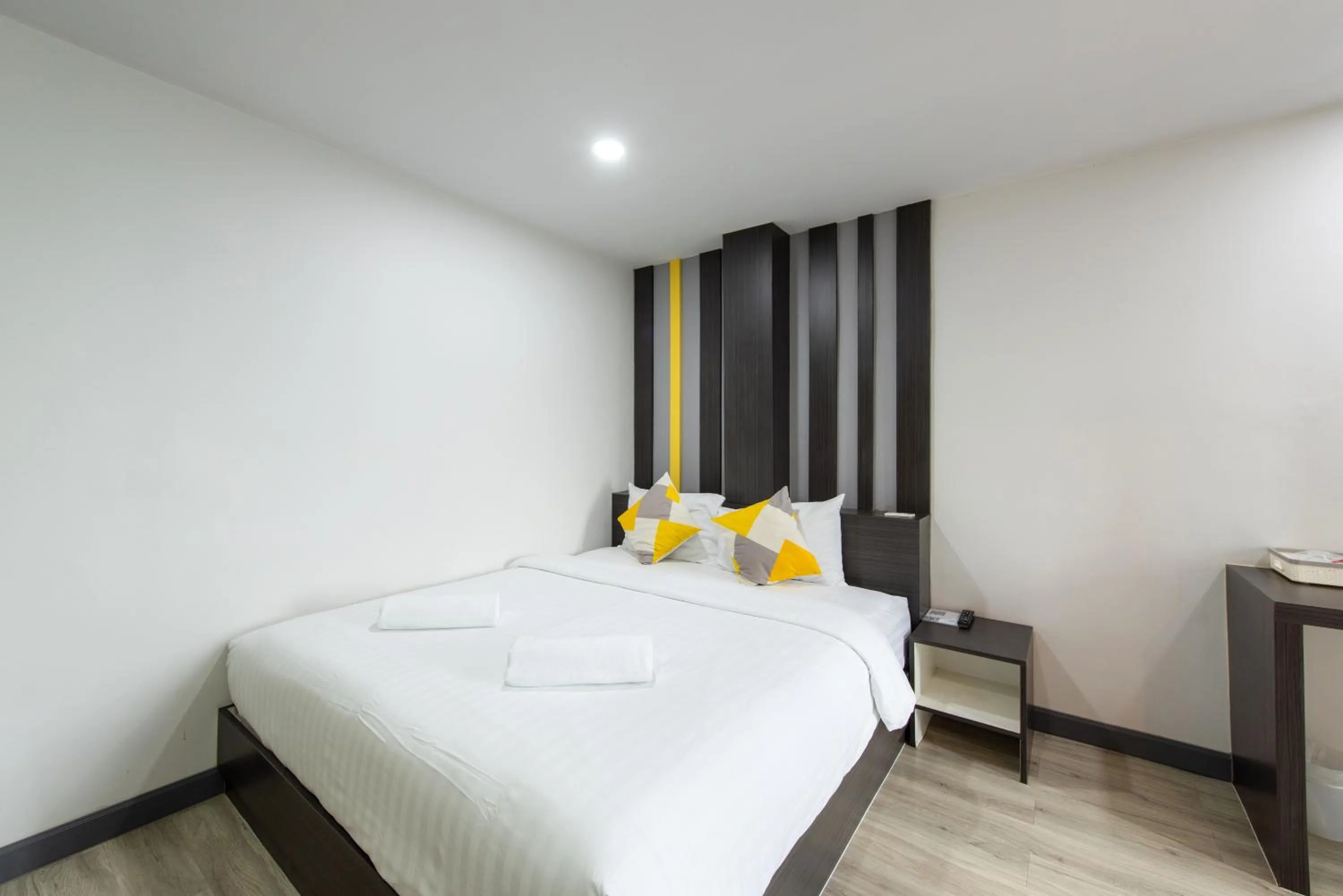 Bed in Riski Residence Bangbuathong