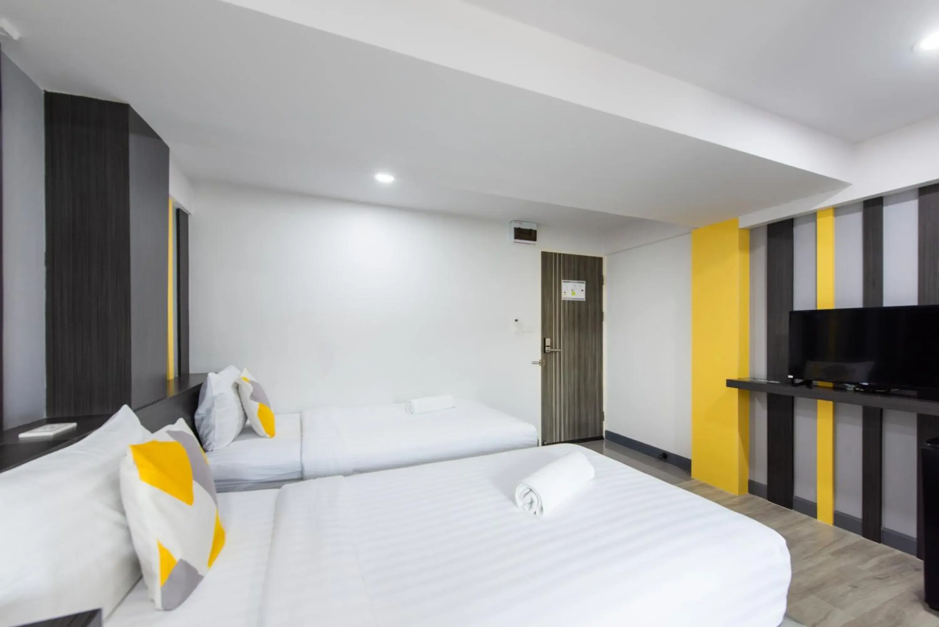 Photo of the whole room, Bed in Riski Residence Bangbuathong Photo of the whole room, Bed in Riski Residence Bangbuathong