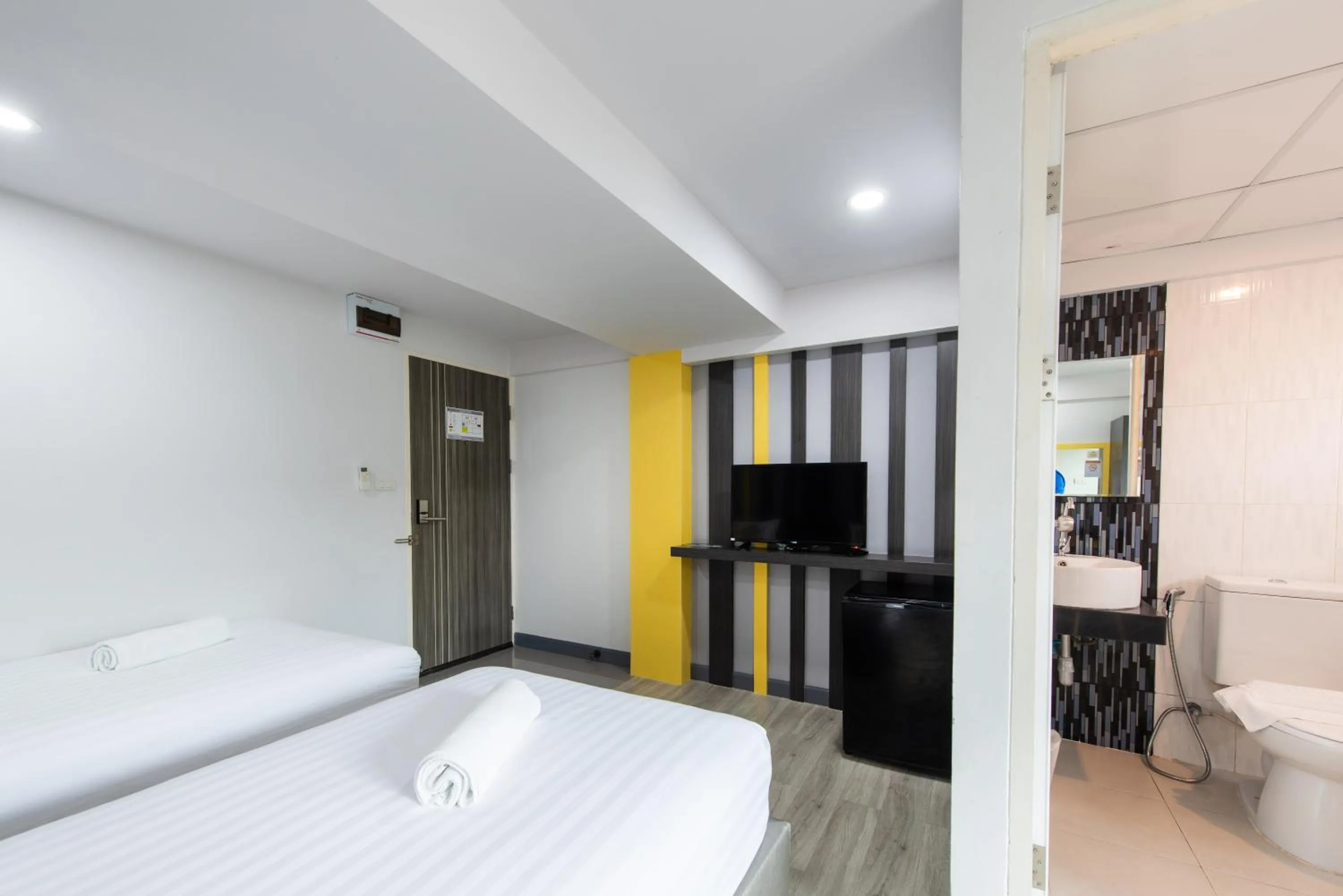 Bedroom, Bed in Riski Residence Bangbuathong