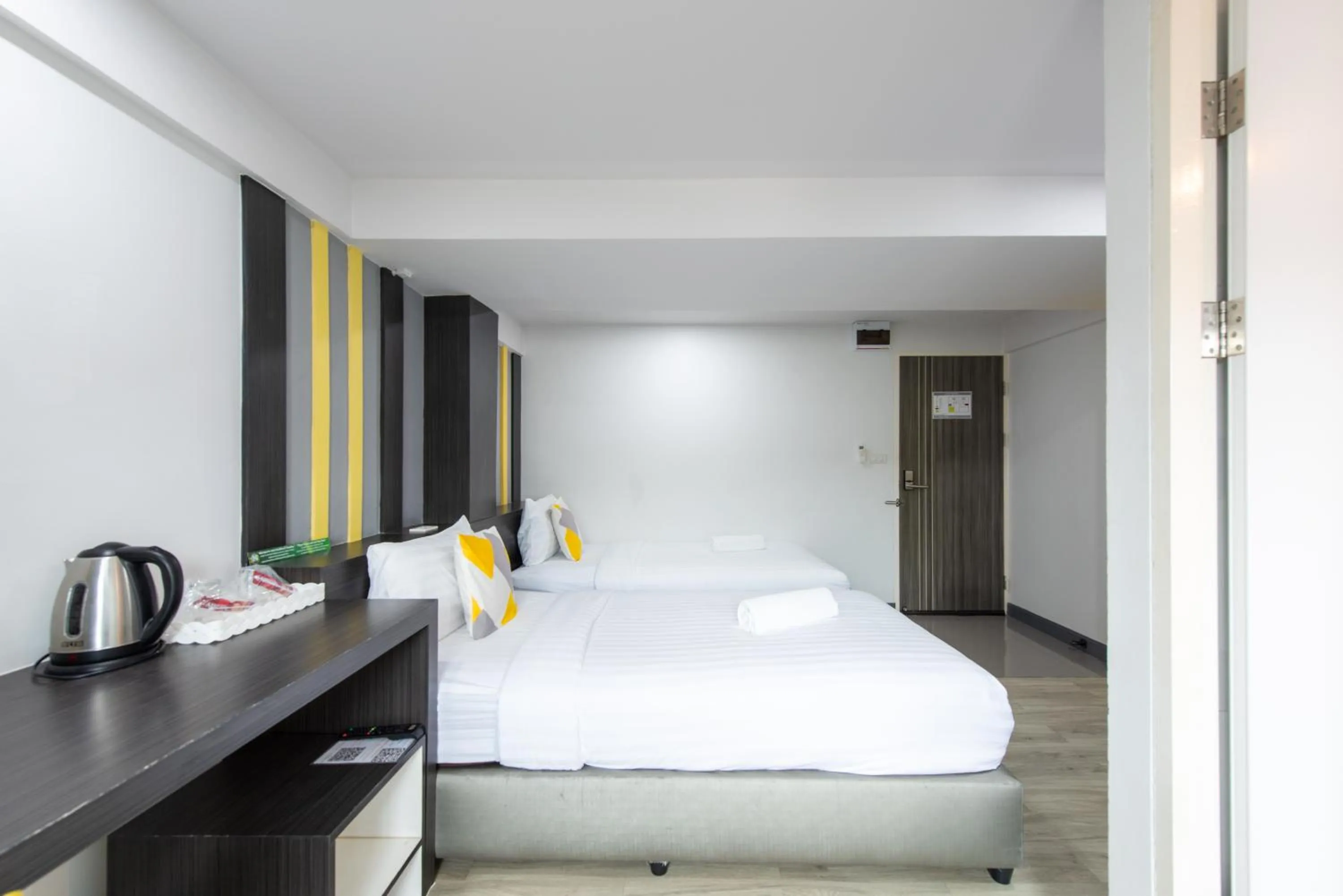 Bedroom, Bed in Riski Residence Bangbuathong