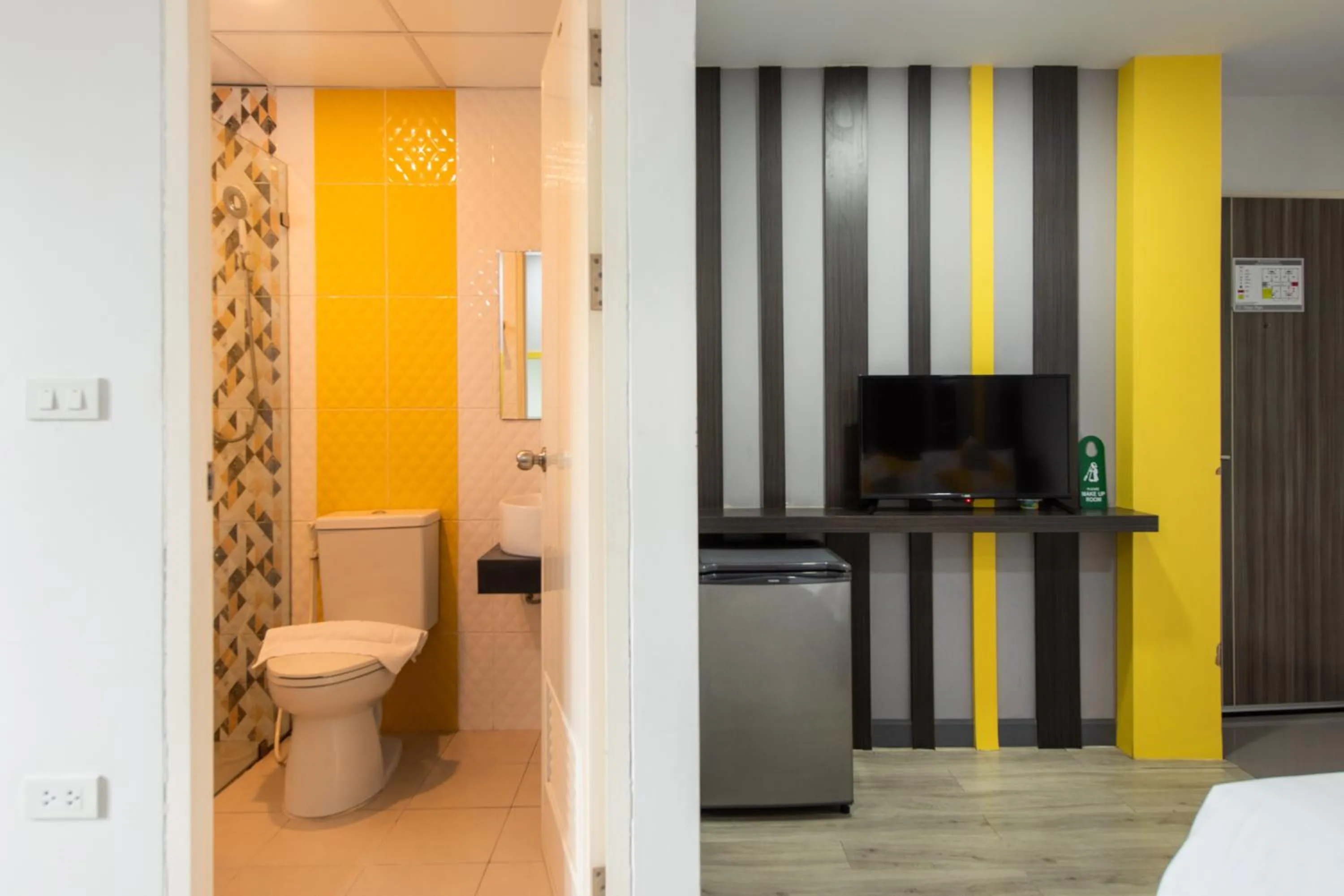 Toilet in Riski Residence Bangbuathong