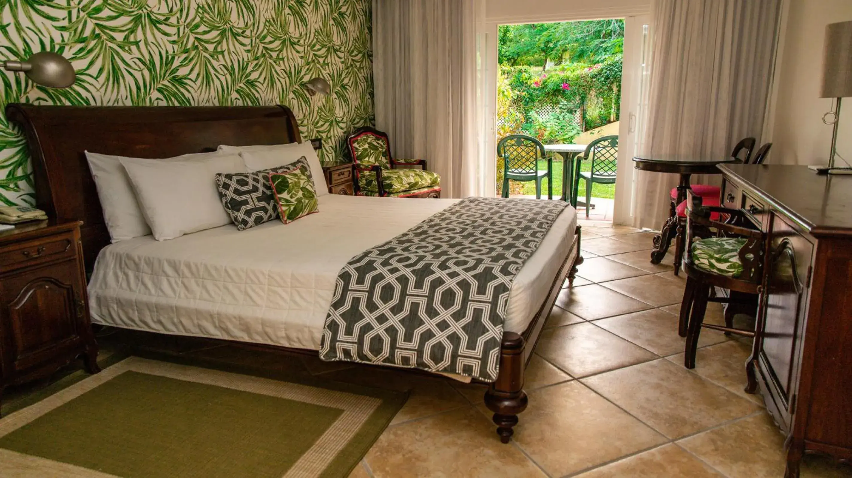 Double Room with Patio in Coco Palm Double Room with Patio in Coco Palm